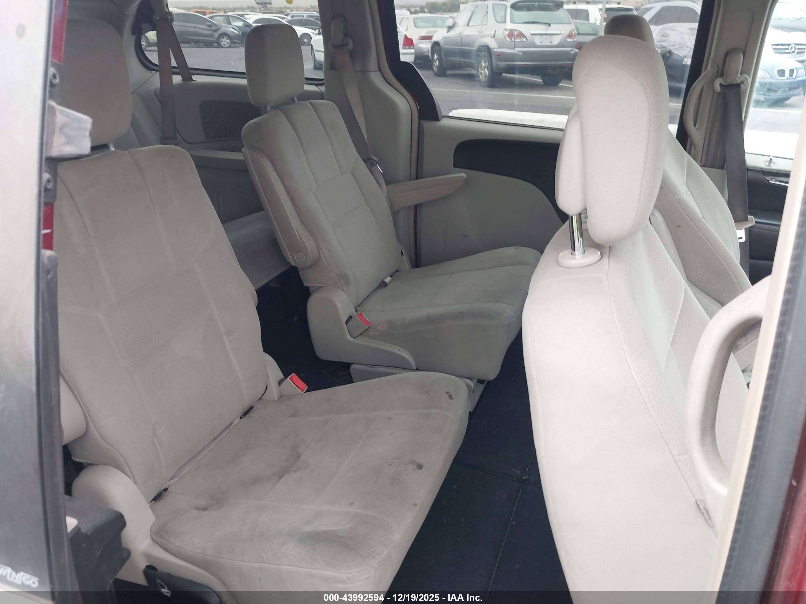 CHRYSLER TOWN image 8