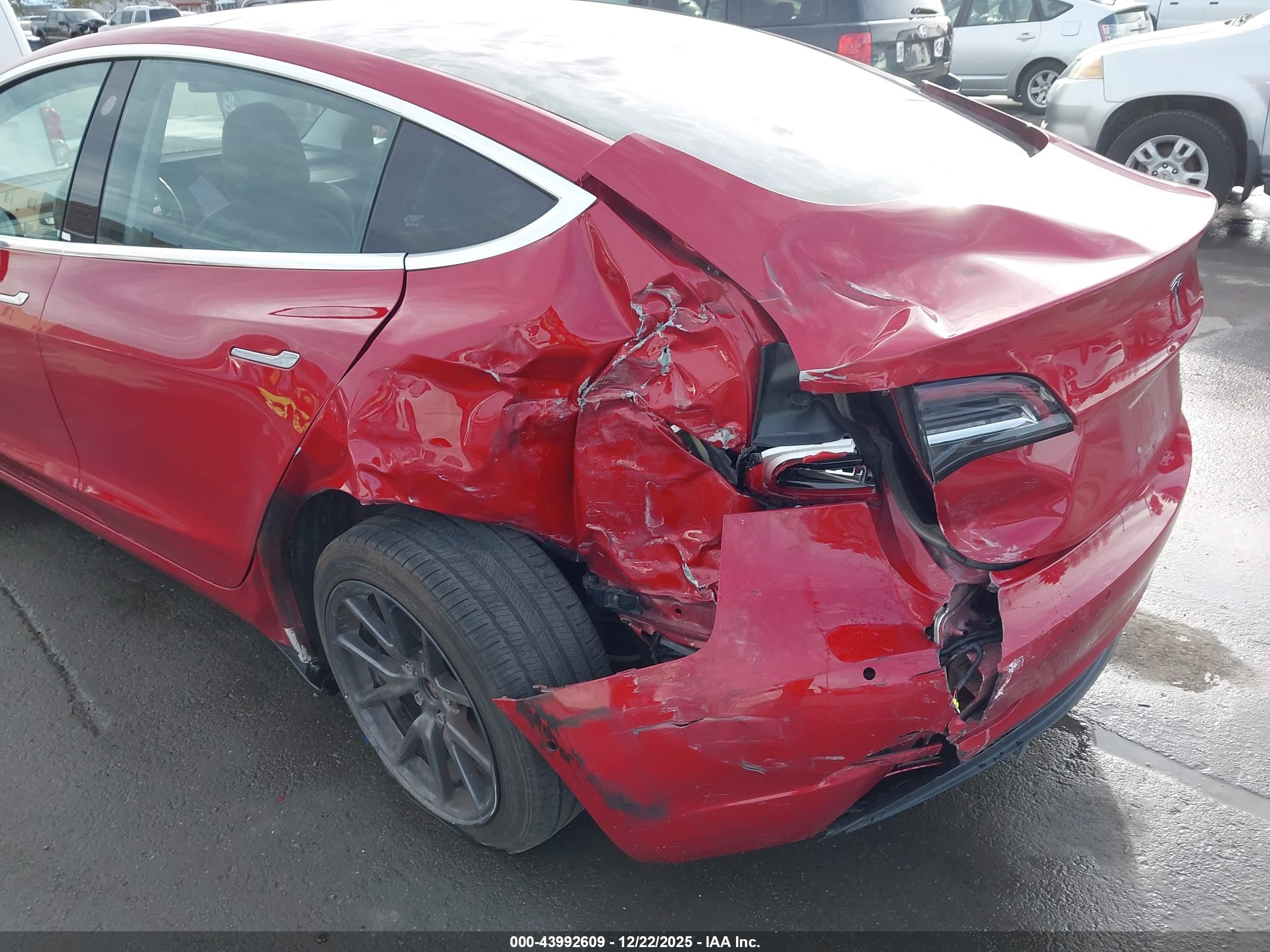 TESLA MODEL image 6