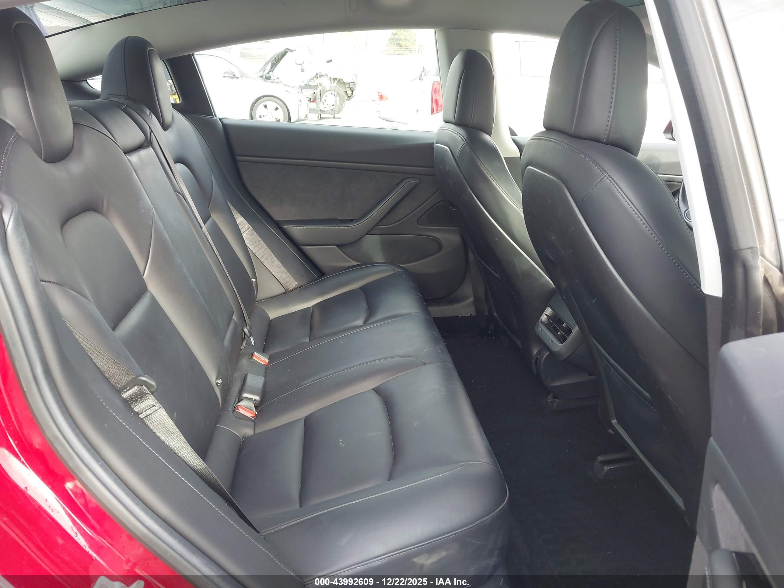 TESLA MODEL image 8