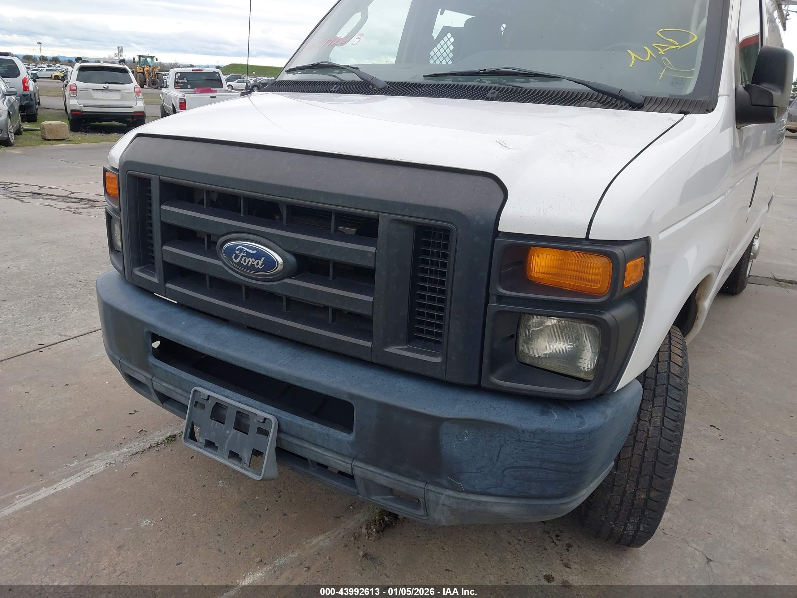 FORD E-150 image 6
