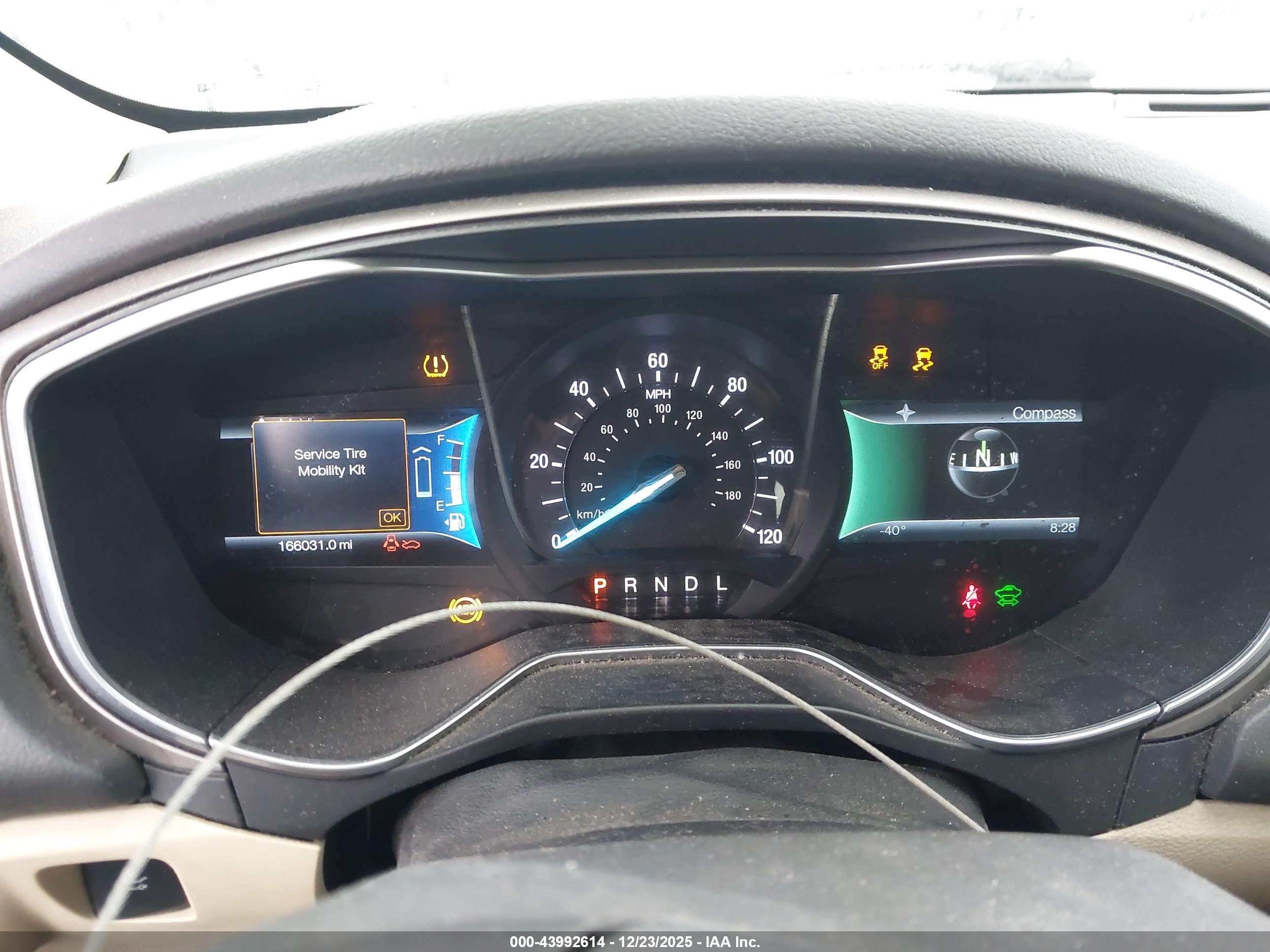 FORD FUSION image 7