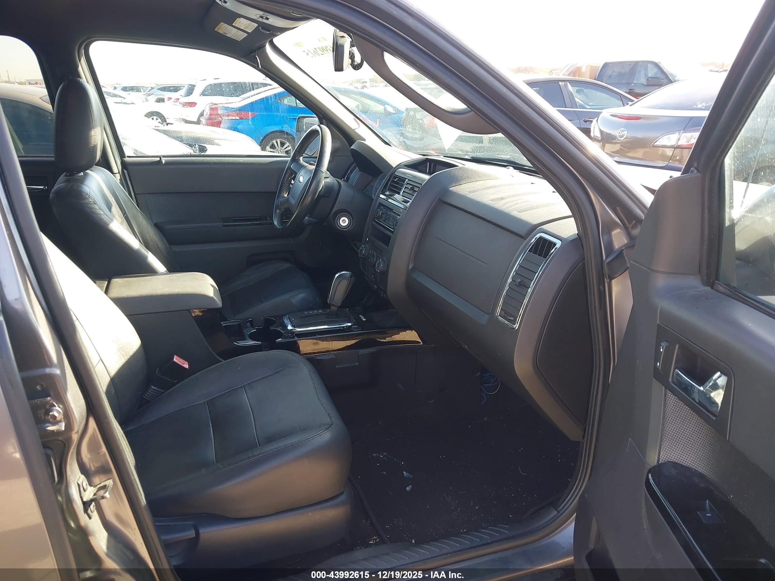 FORD ESCAPE image 5