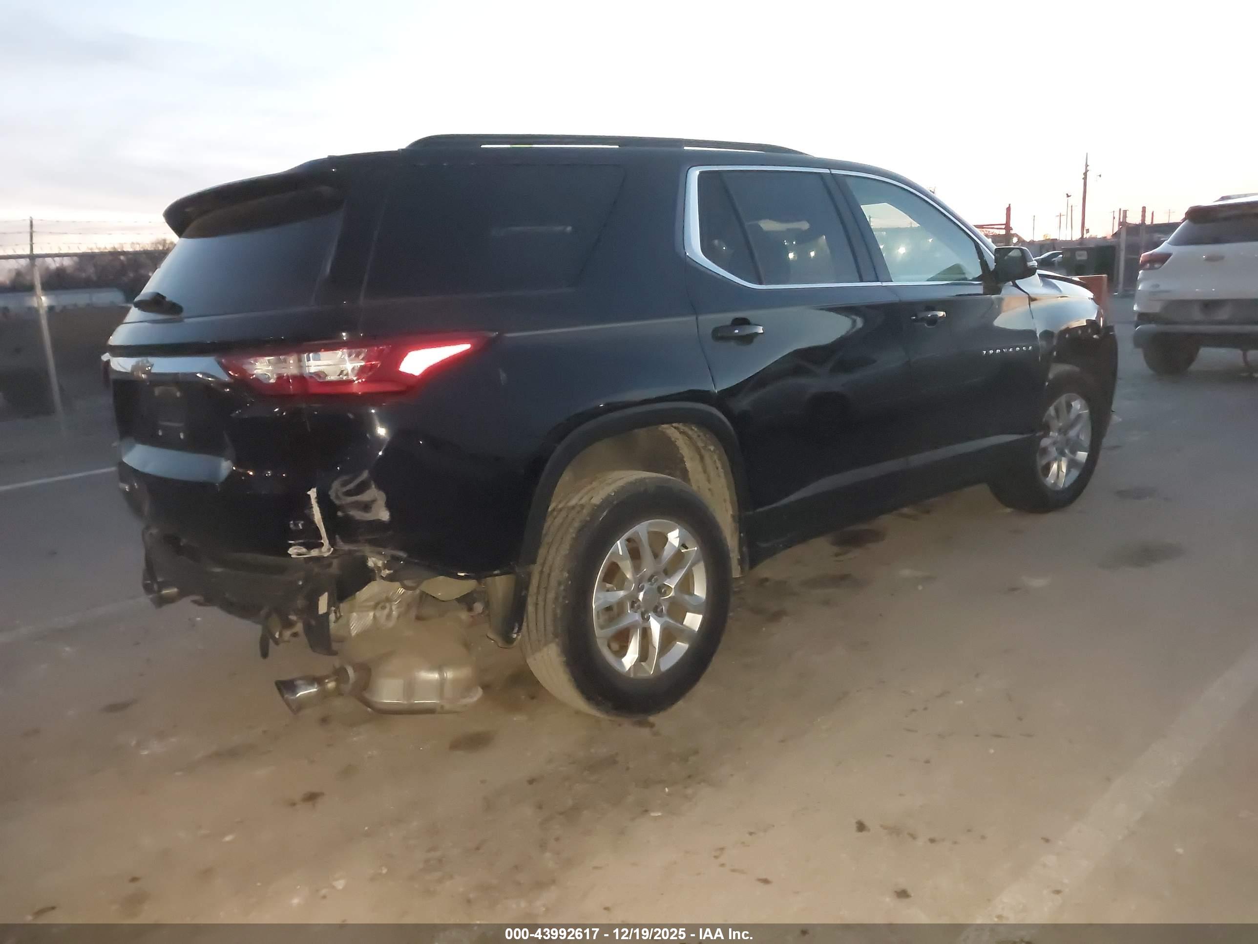CHEVROLET TRAVERSE image 4
