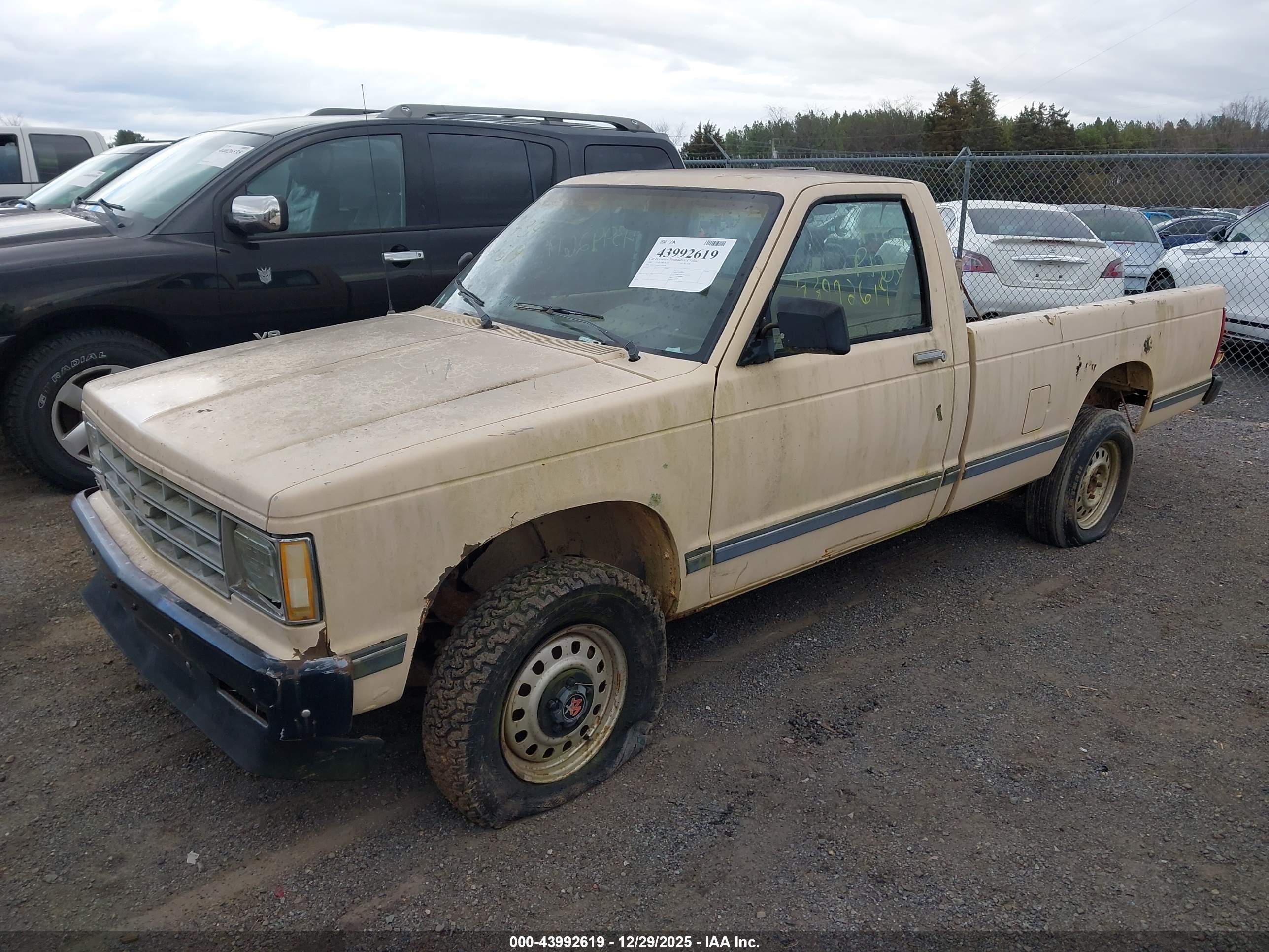 CHEVROLET S image 2