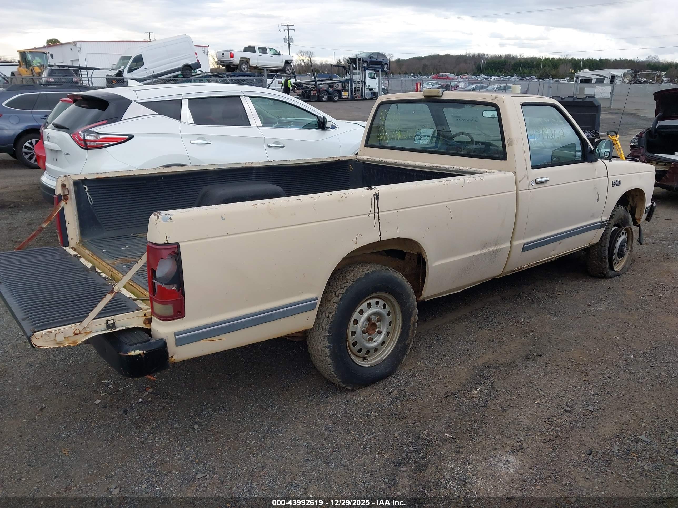 CHEVROLET S image 4