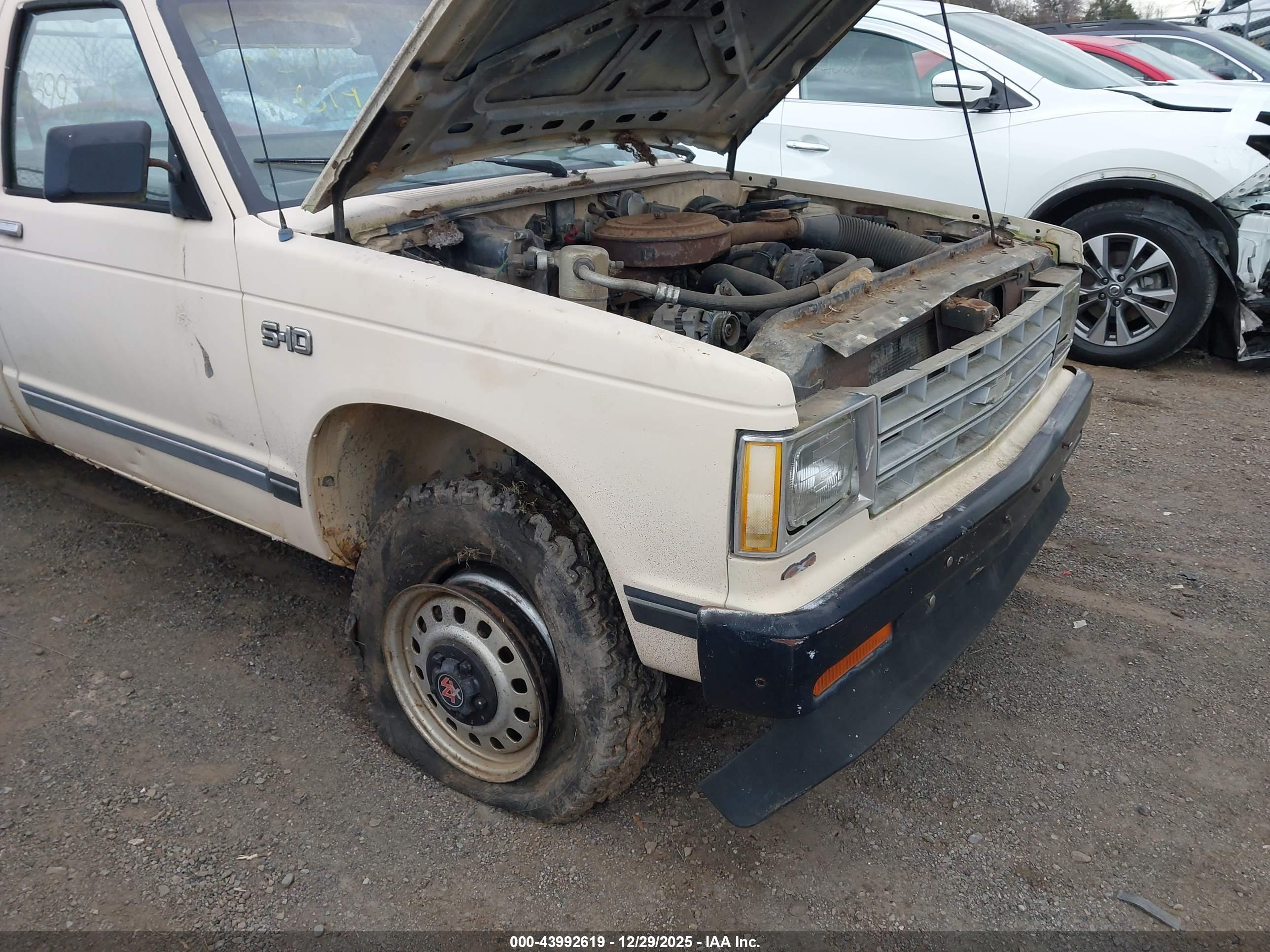 CHEVROLET S image 6