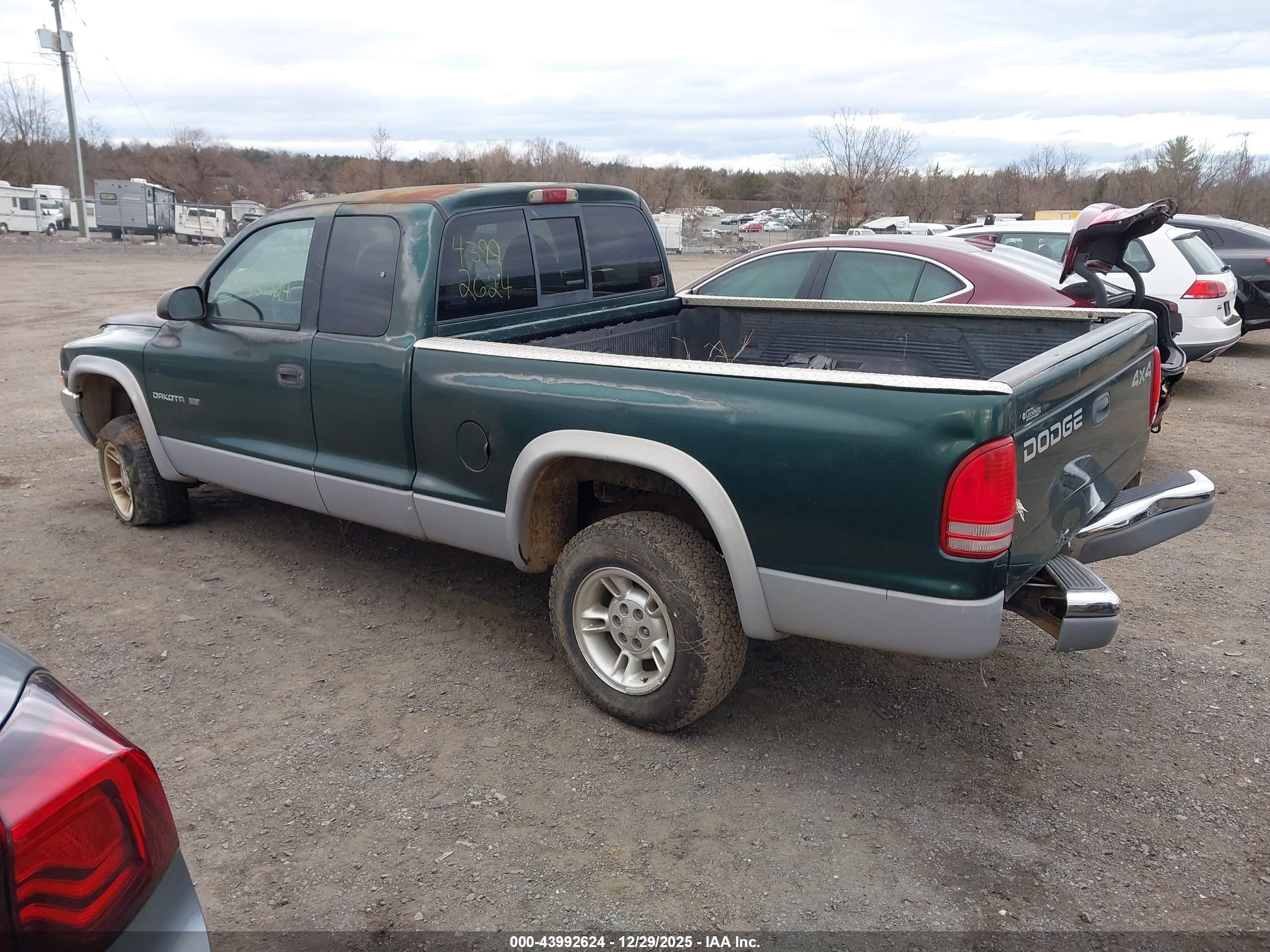 DODGE DAKOTA image 3