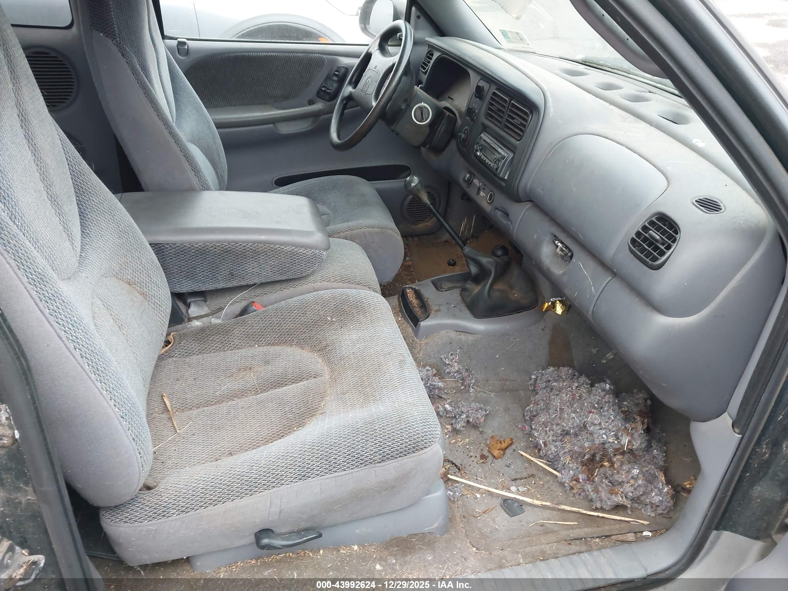 DODGE DAKOTA image 5