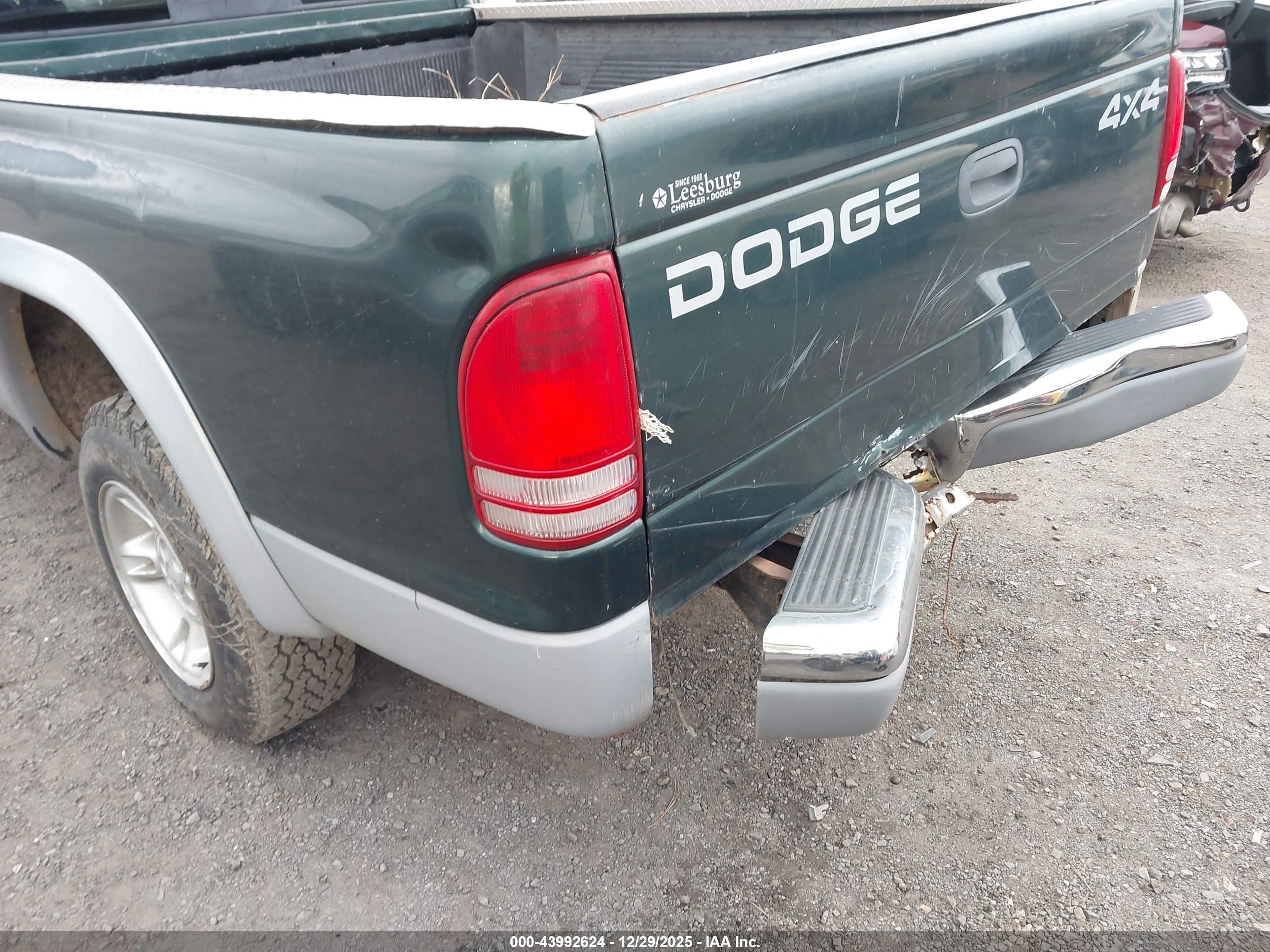 DODGE DAKOTA image 6
