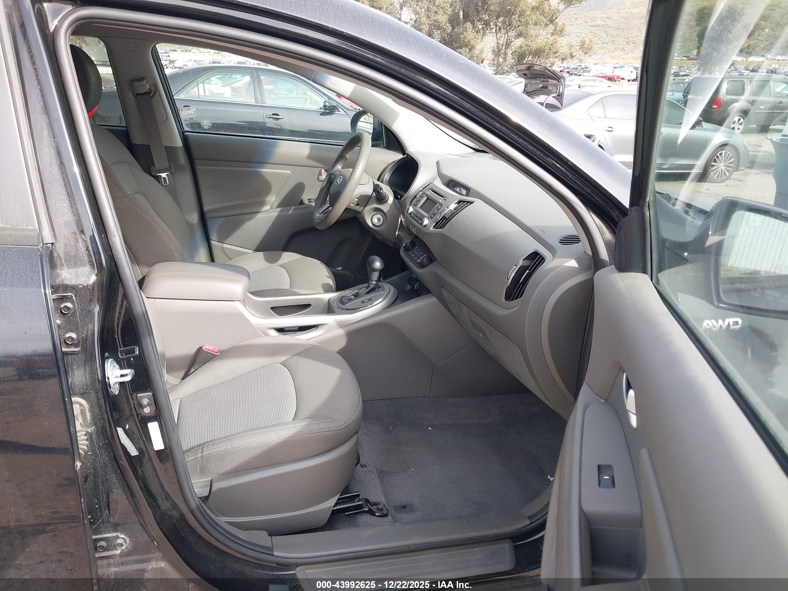 KIA SPORTAGE image 5