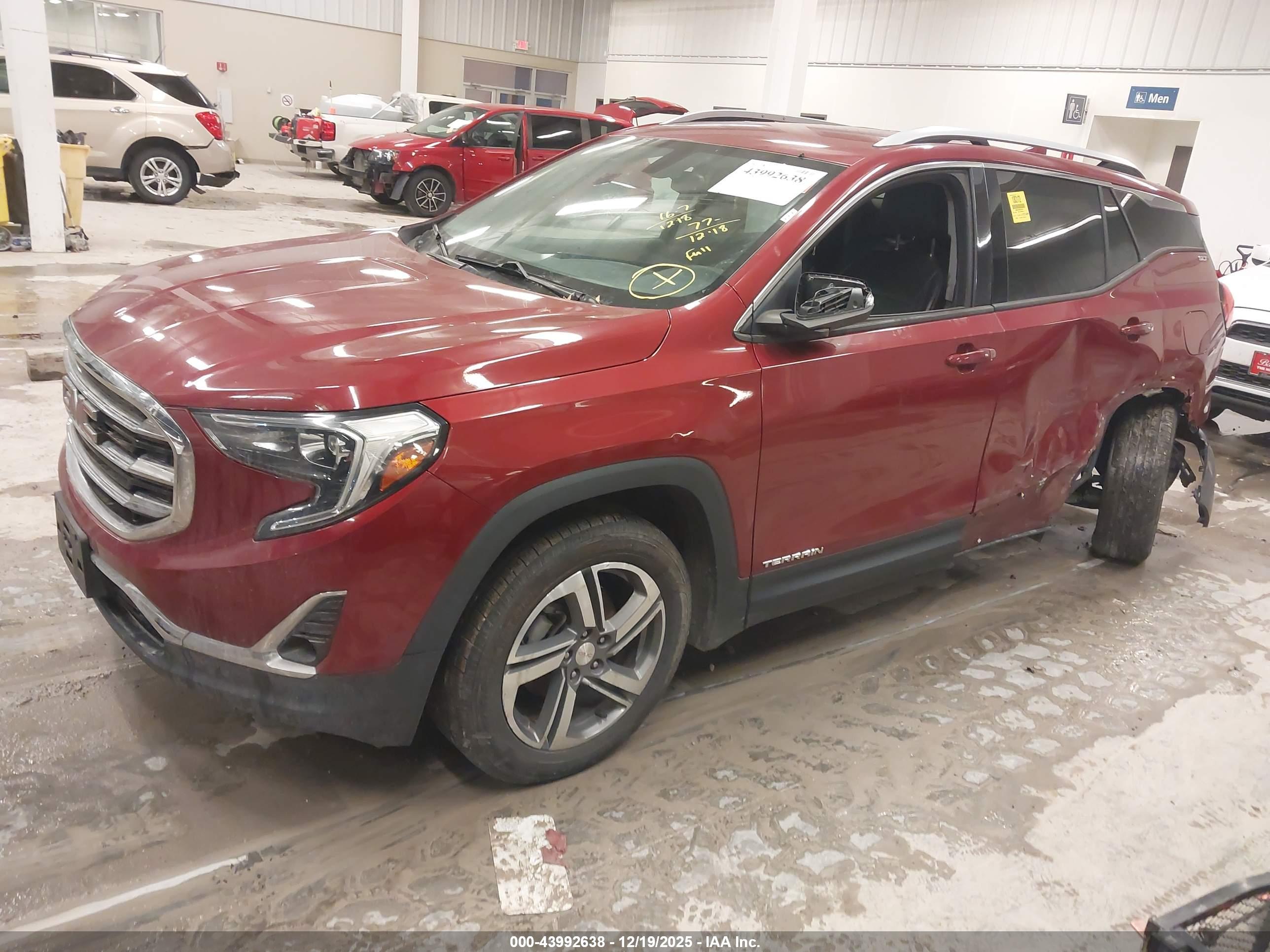 GMC TERRAIN image 2