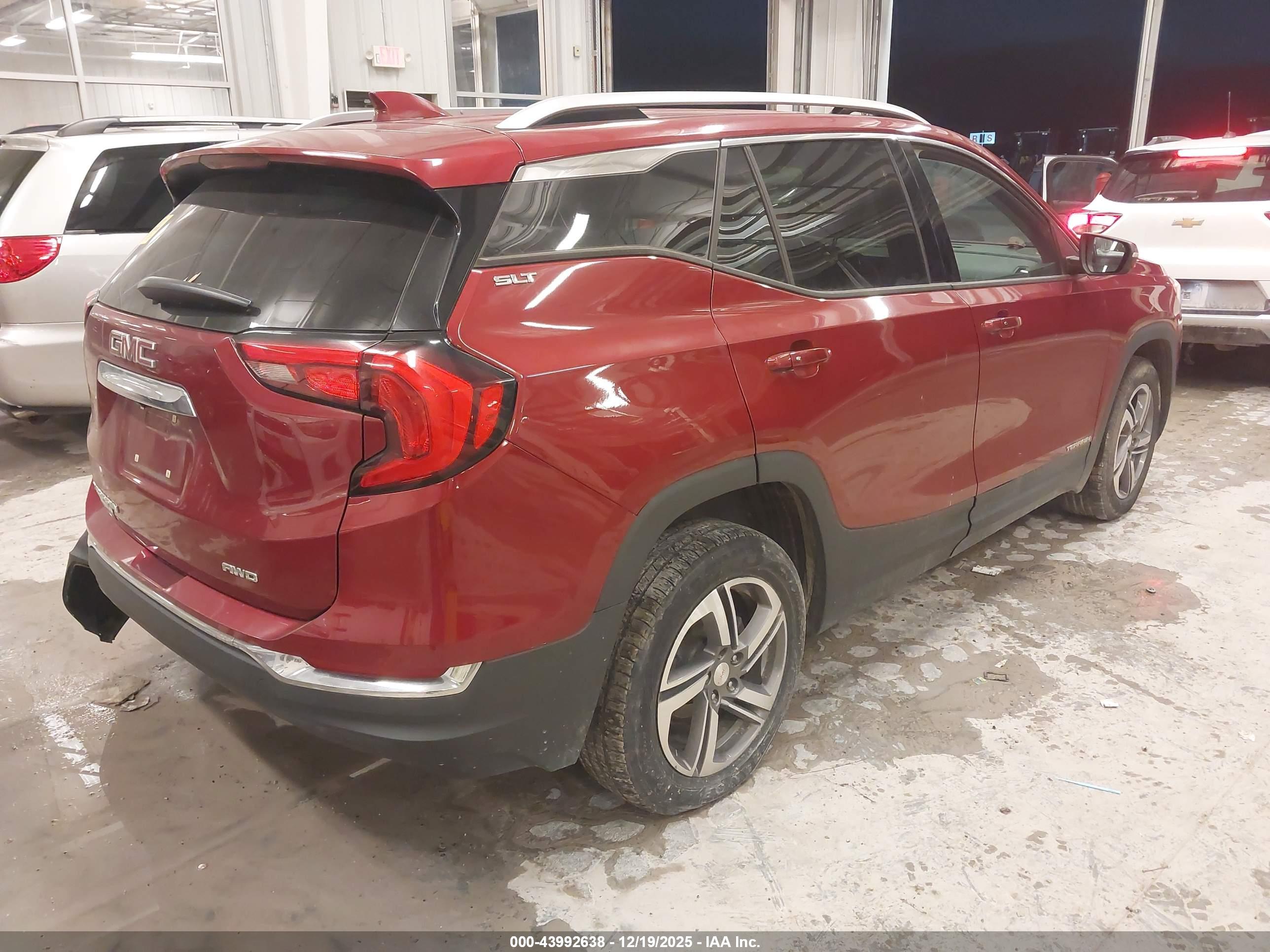 GMC TERRAIN image 4