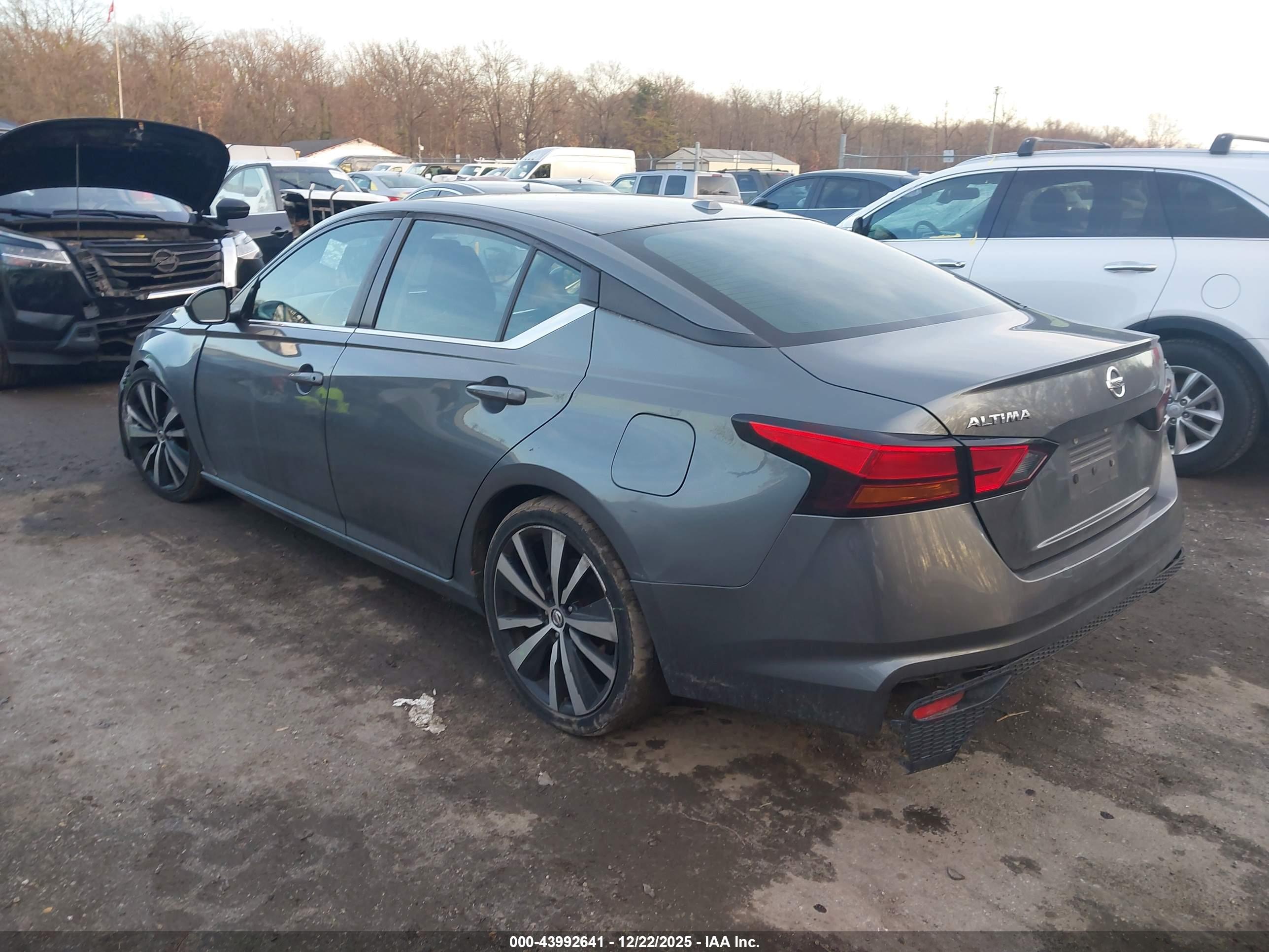NISSAN ALTIMA image 3