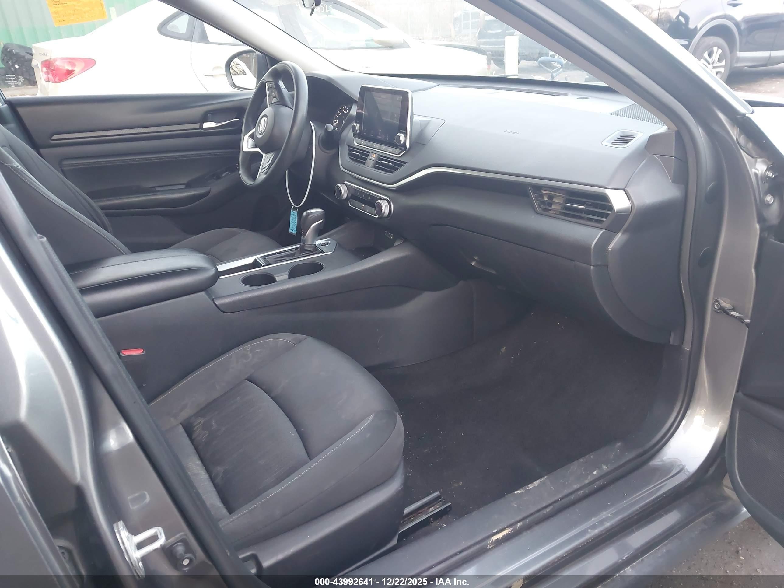 NISSAN ALTIMA image 5