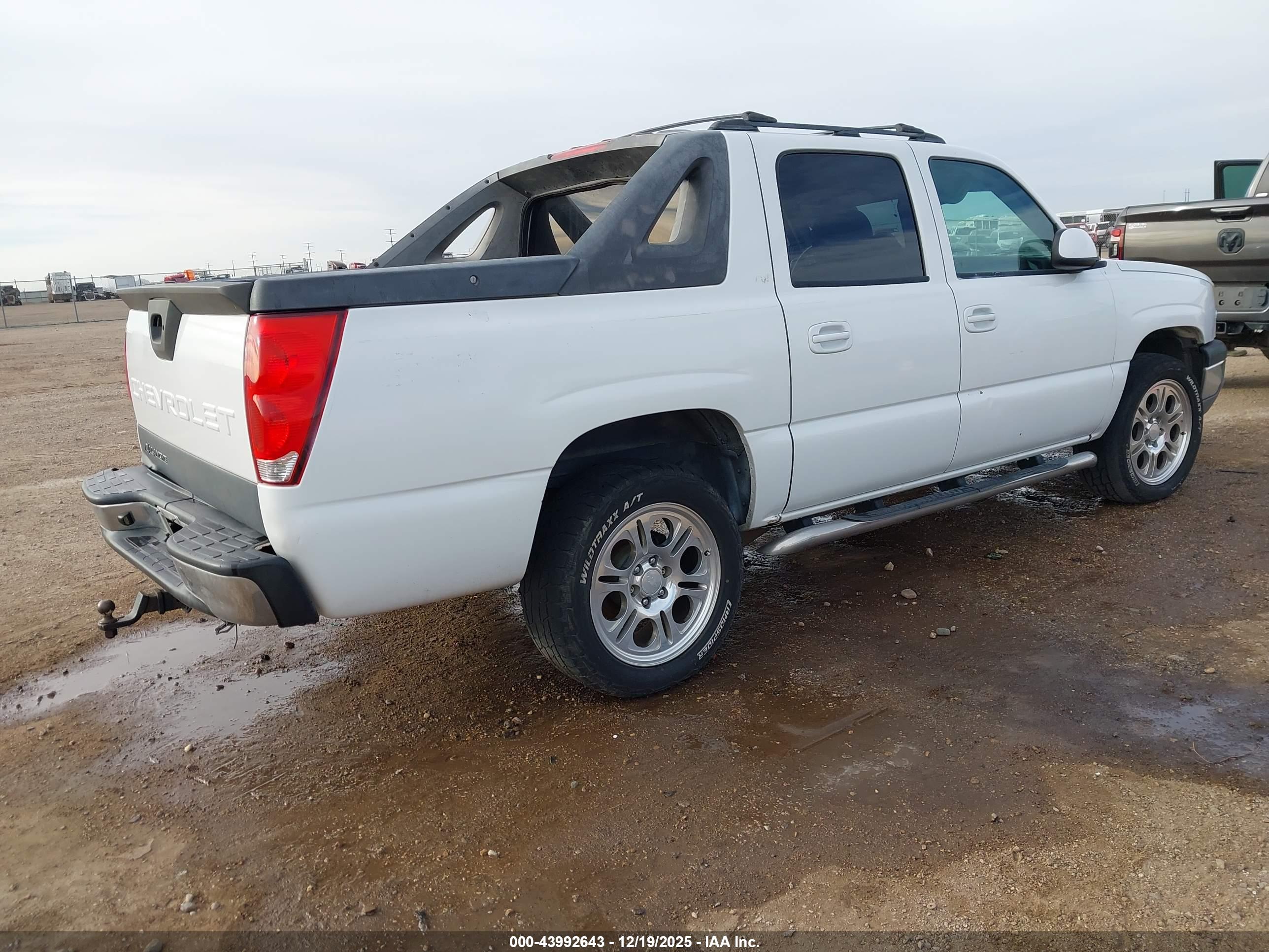CHEVROLET AVALANCHE image 4