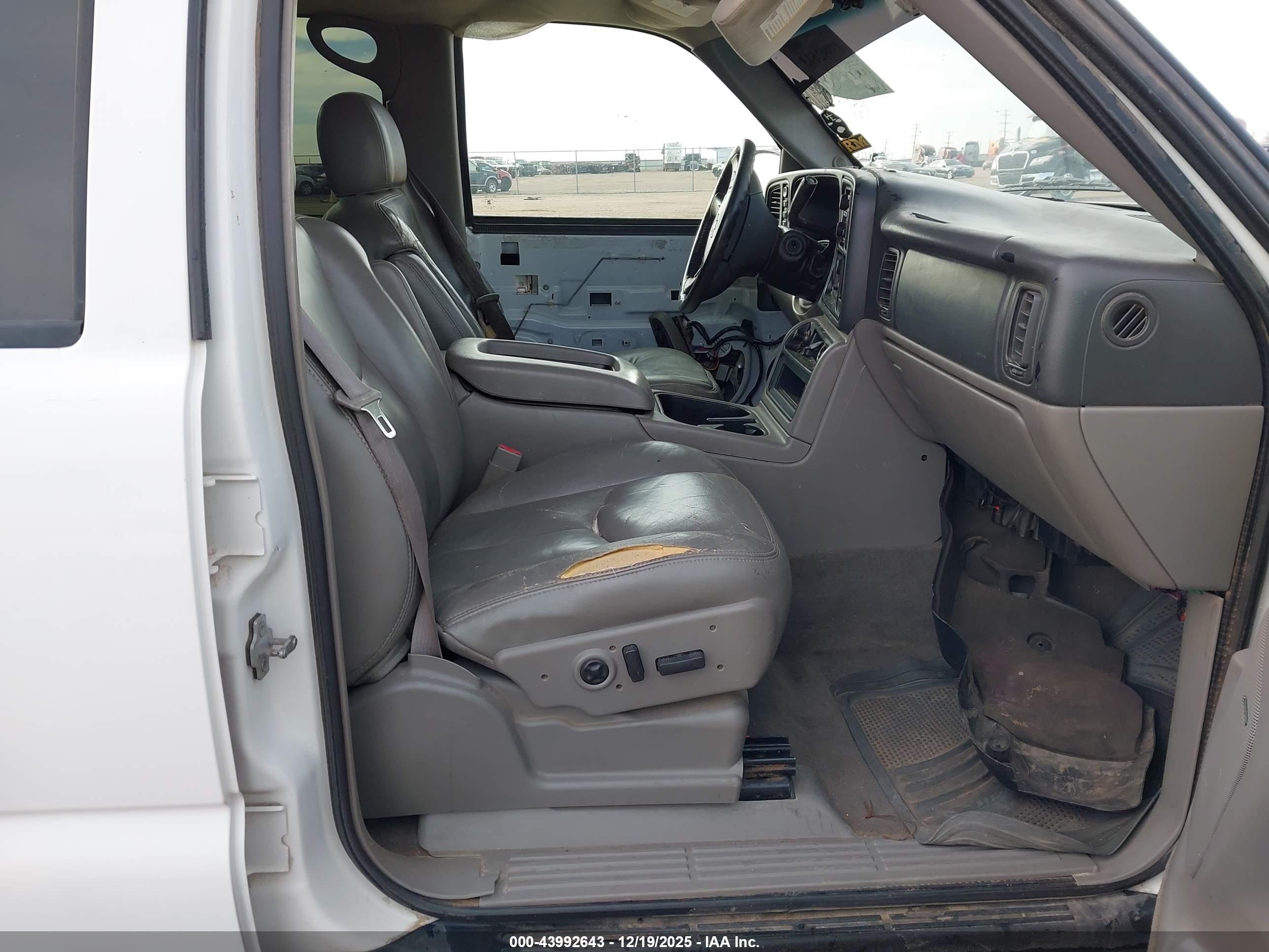 CHEVROLET AVALANCHE image 5