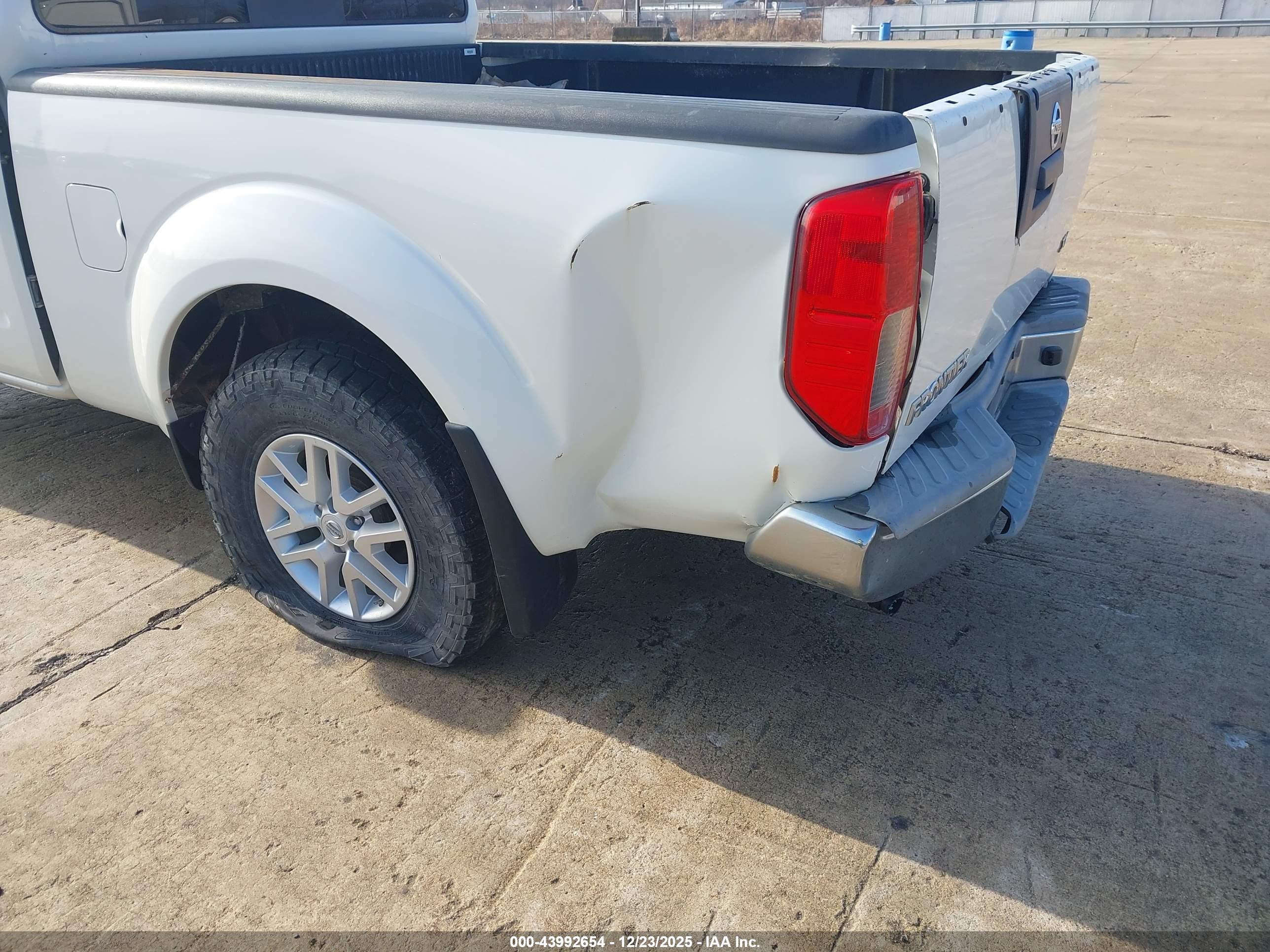 NISSAN FRONTIER image 6