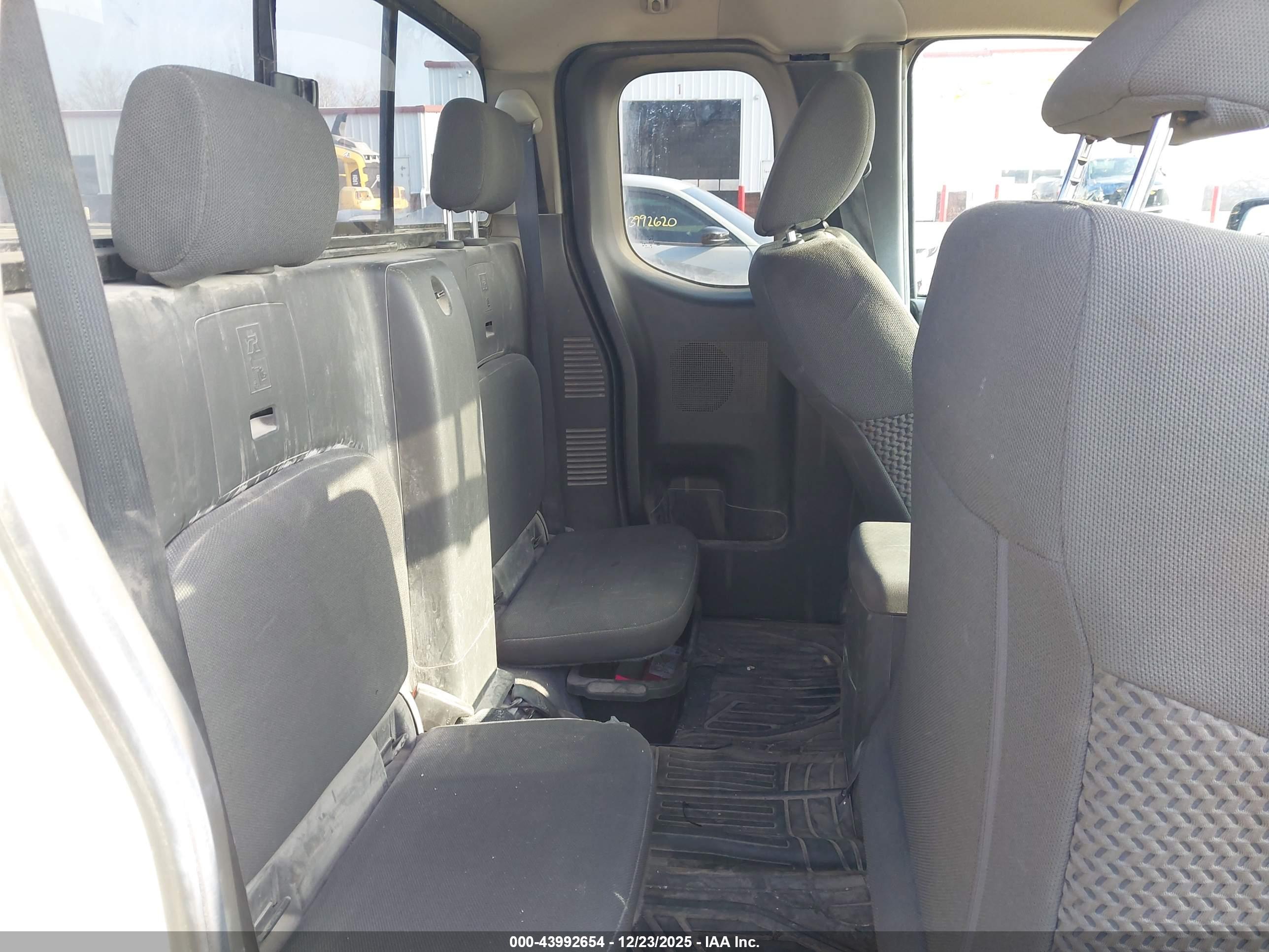 NISSAN FRONTIER image 8