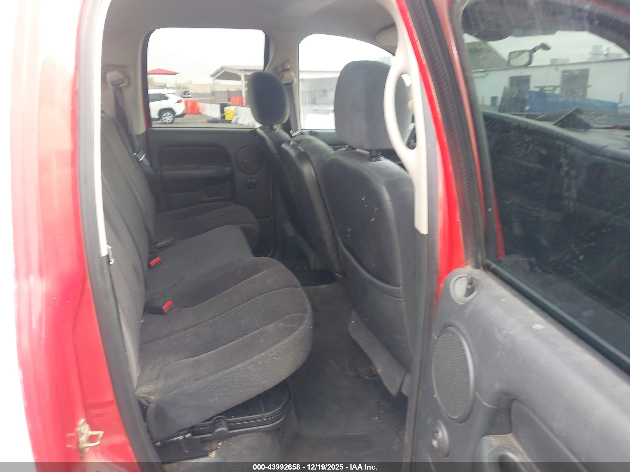 DODGE RAM image 8