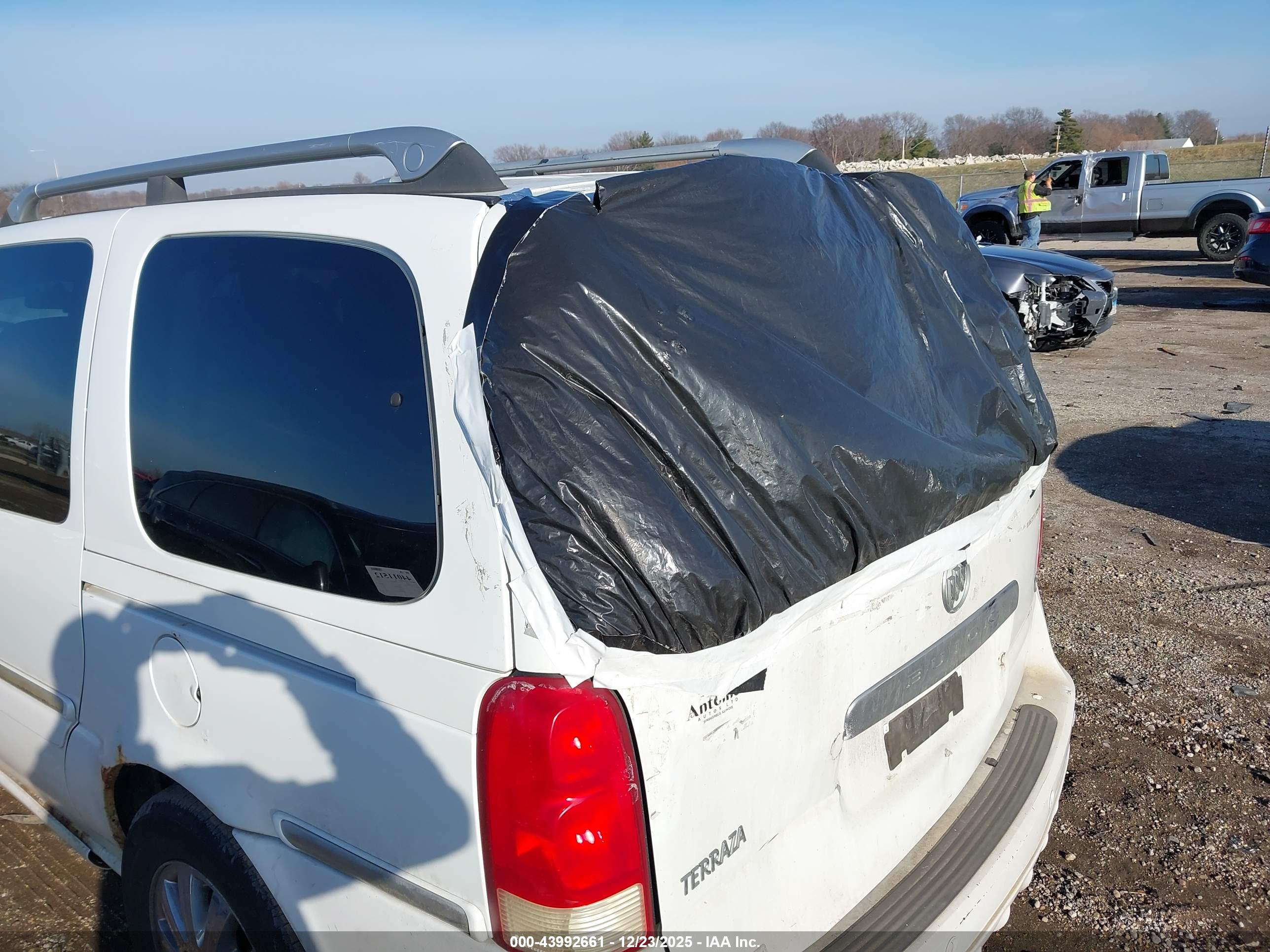 BUICK TERRAZA image 6