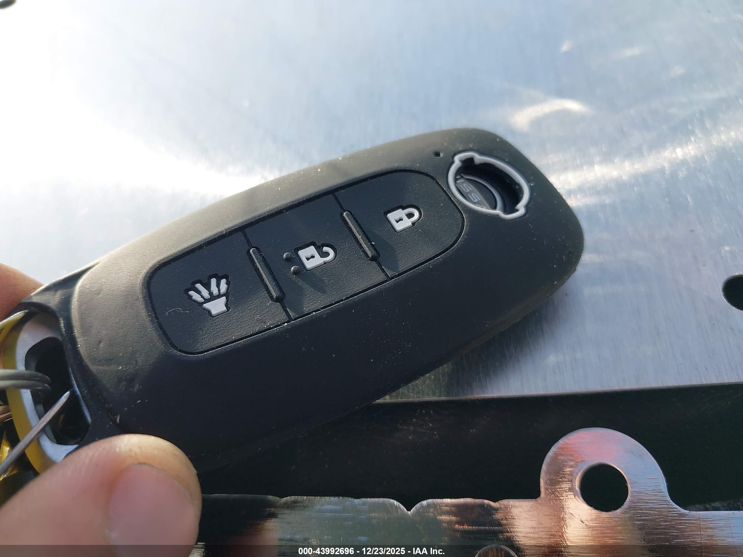 NISSAN KICKS image 11