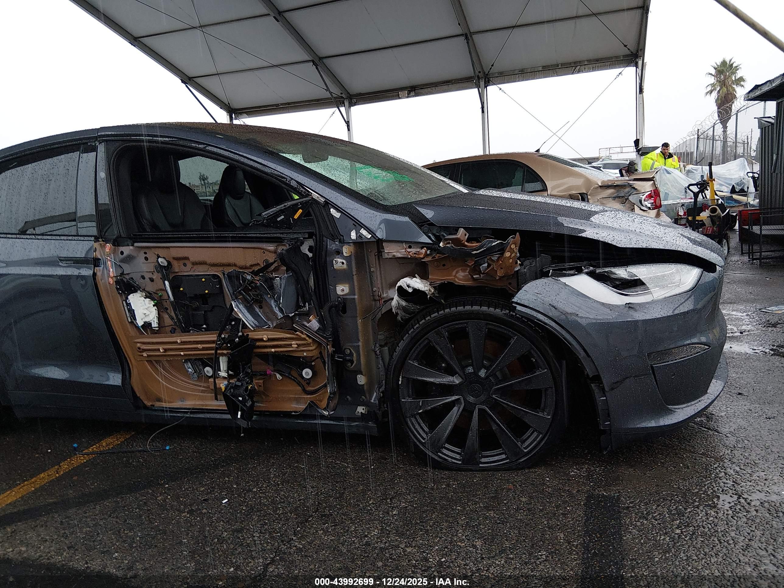 TESLA MODEL image 6