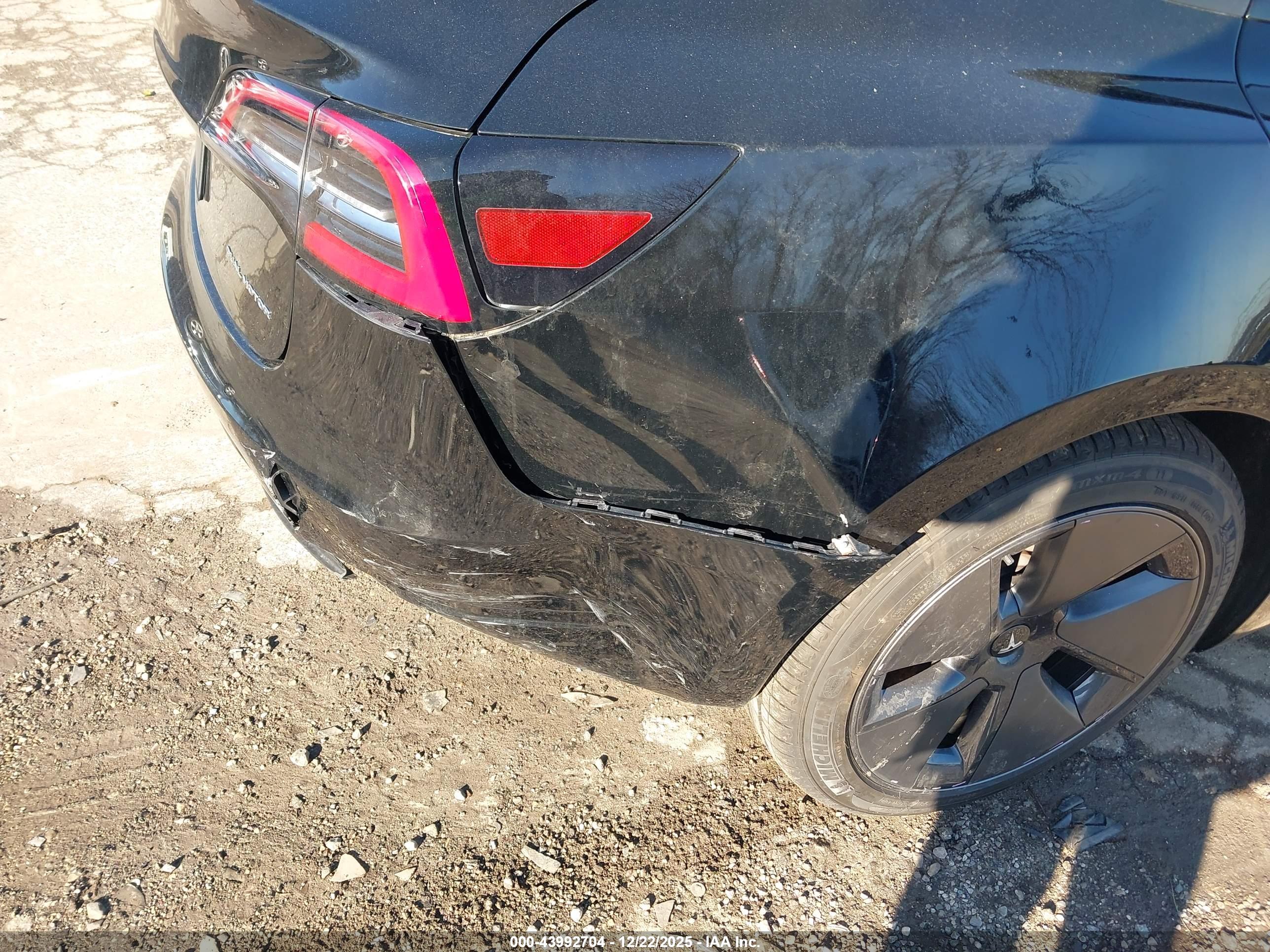 TESLA MODEL image 6