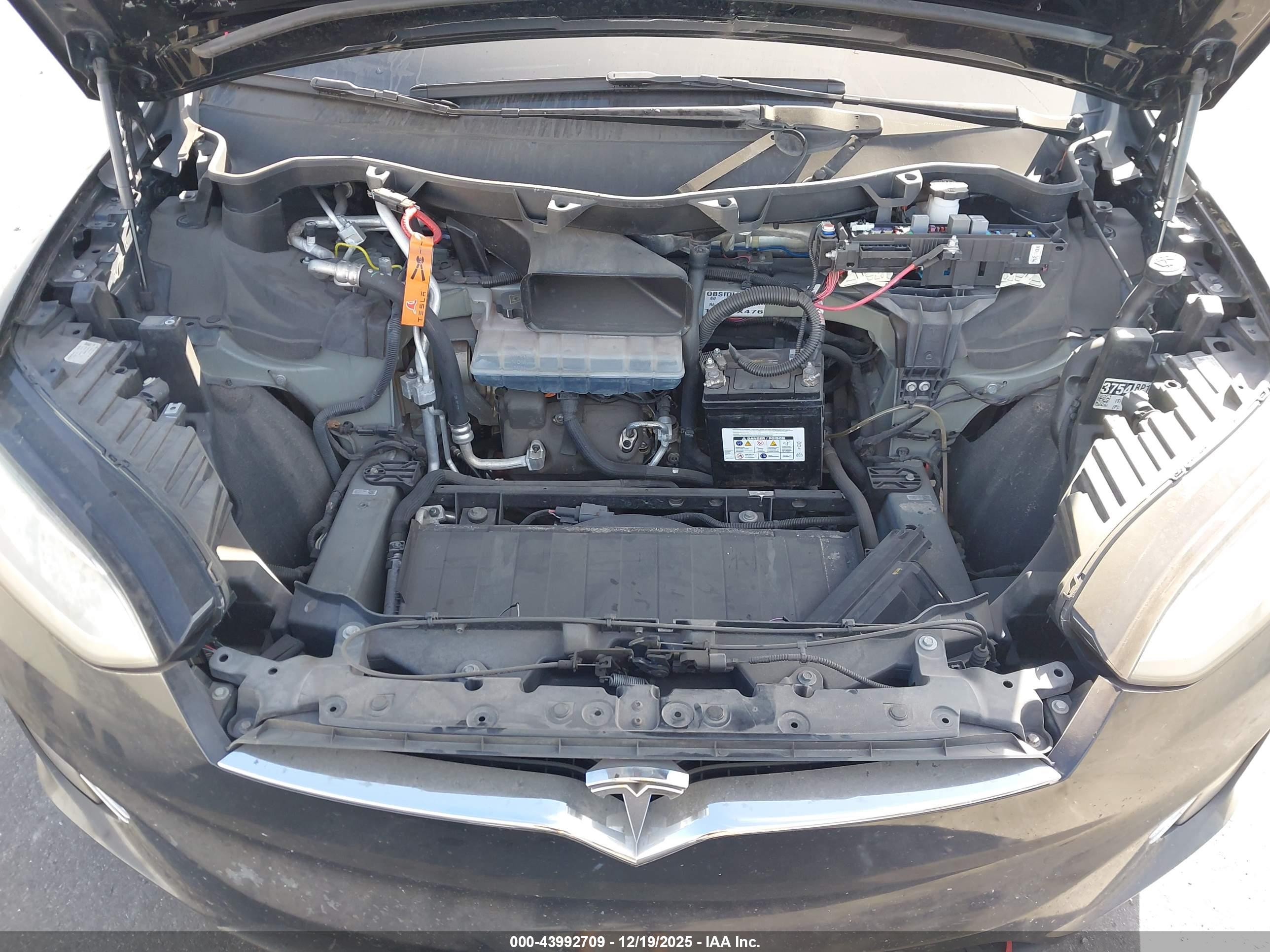 TESLA MODEL image 10