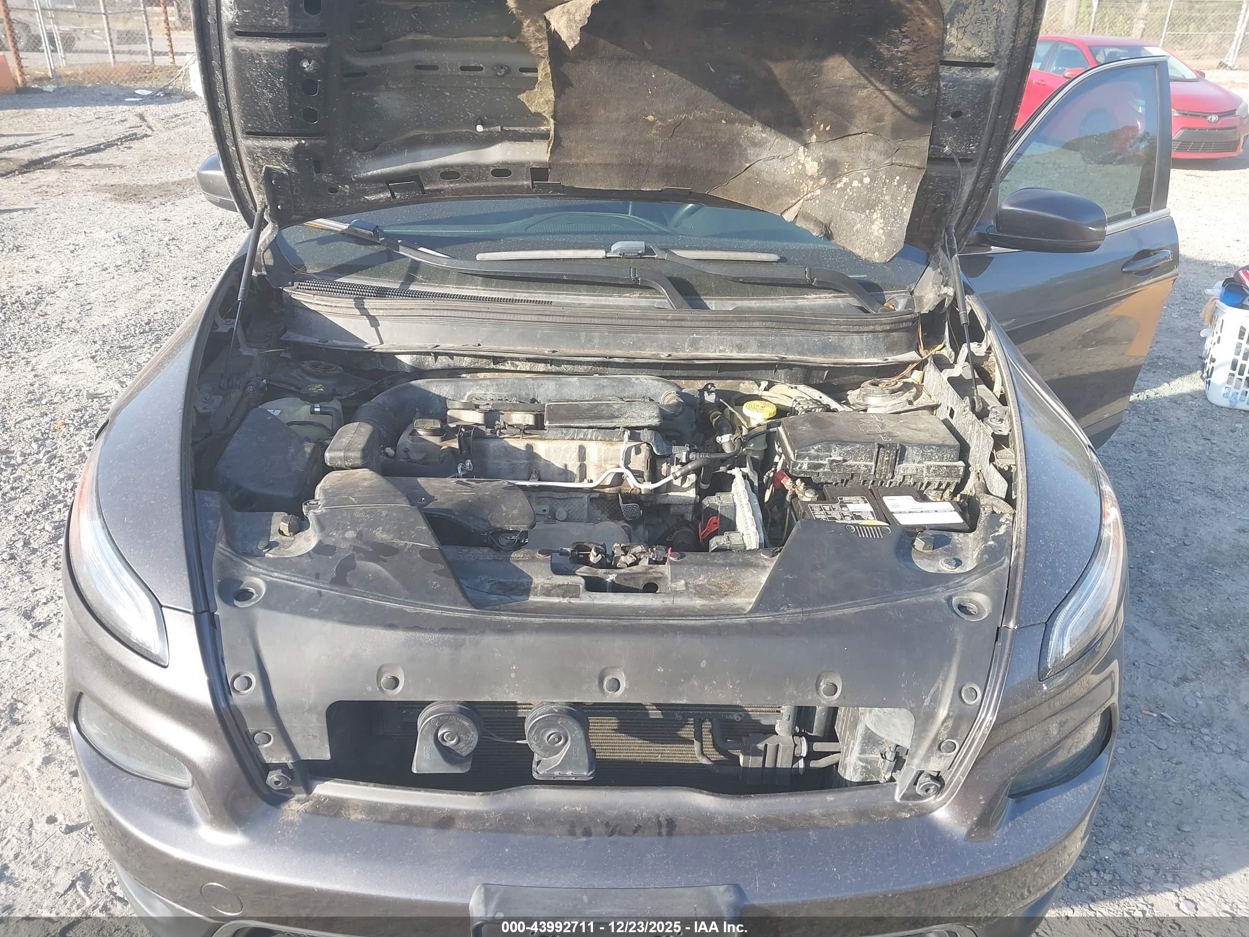 JEEP CHEROKEE image 10