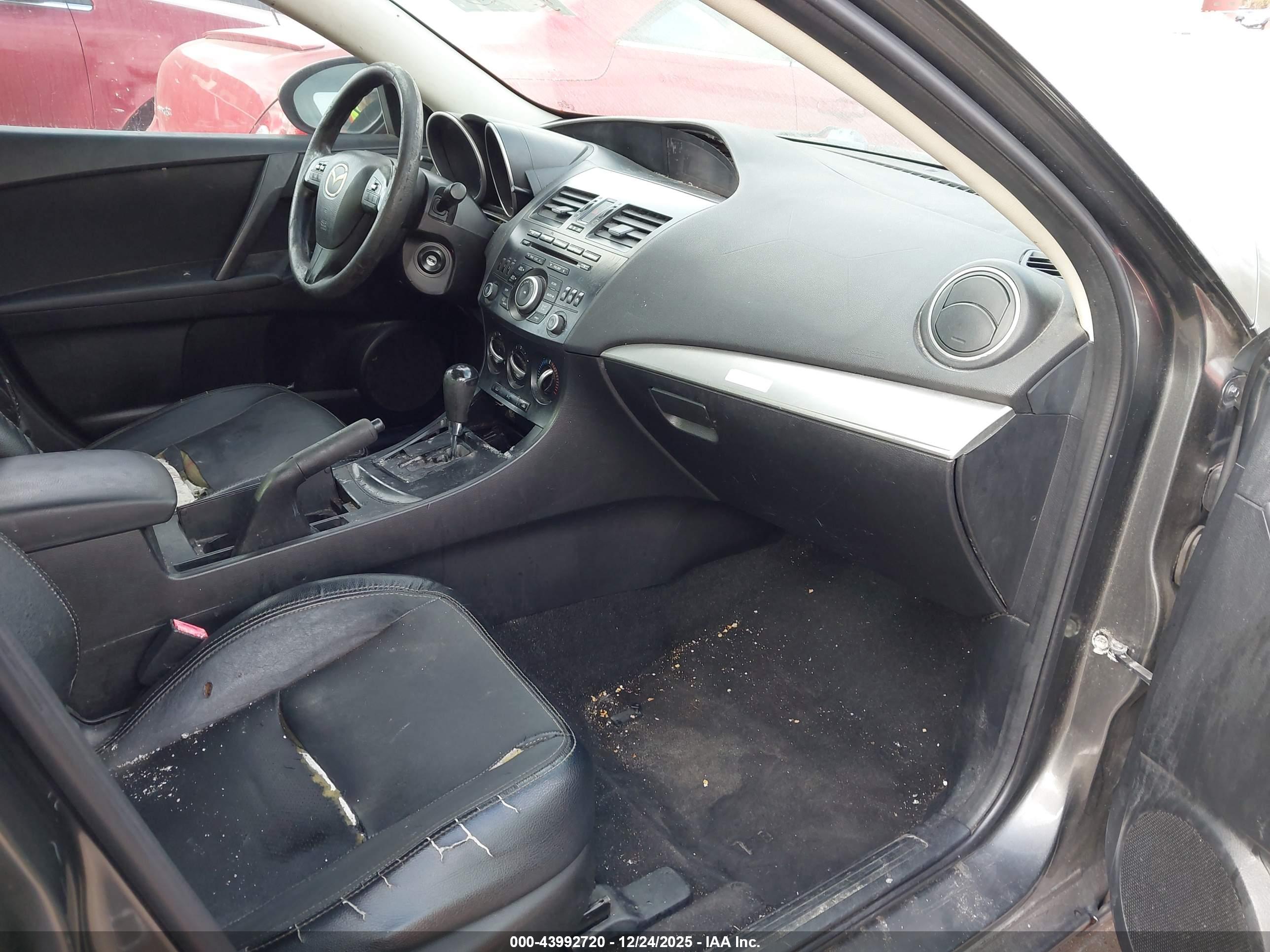 MAZDA MAZDA3 image 5