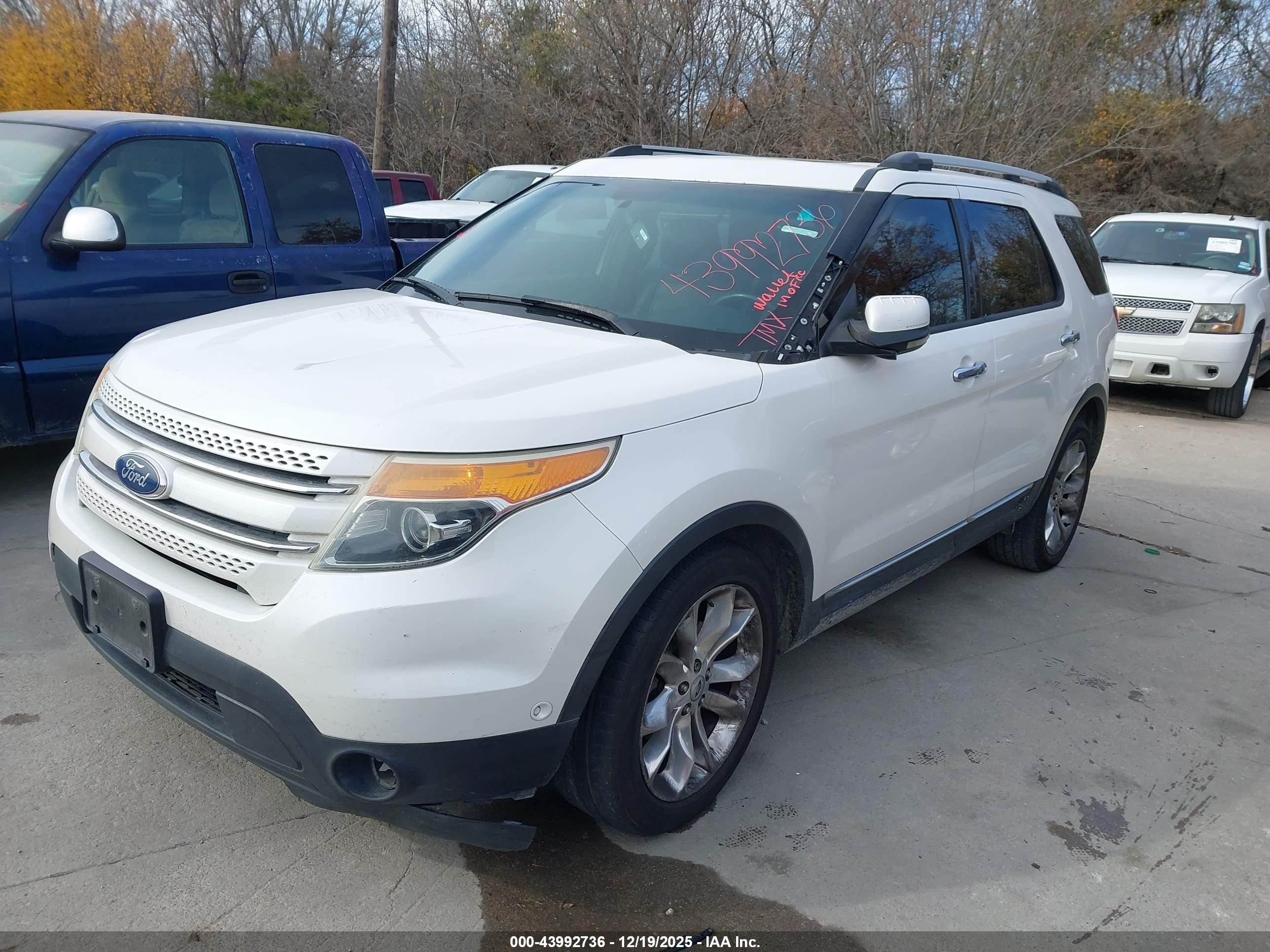 FORD EXPLORER image 2