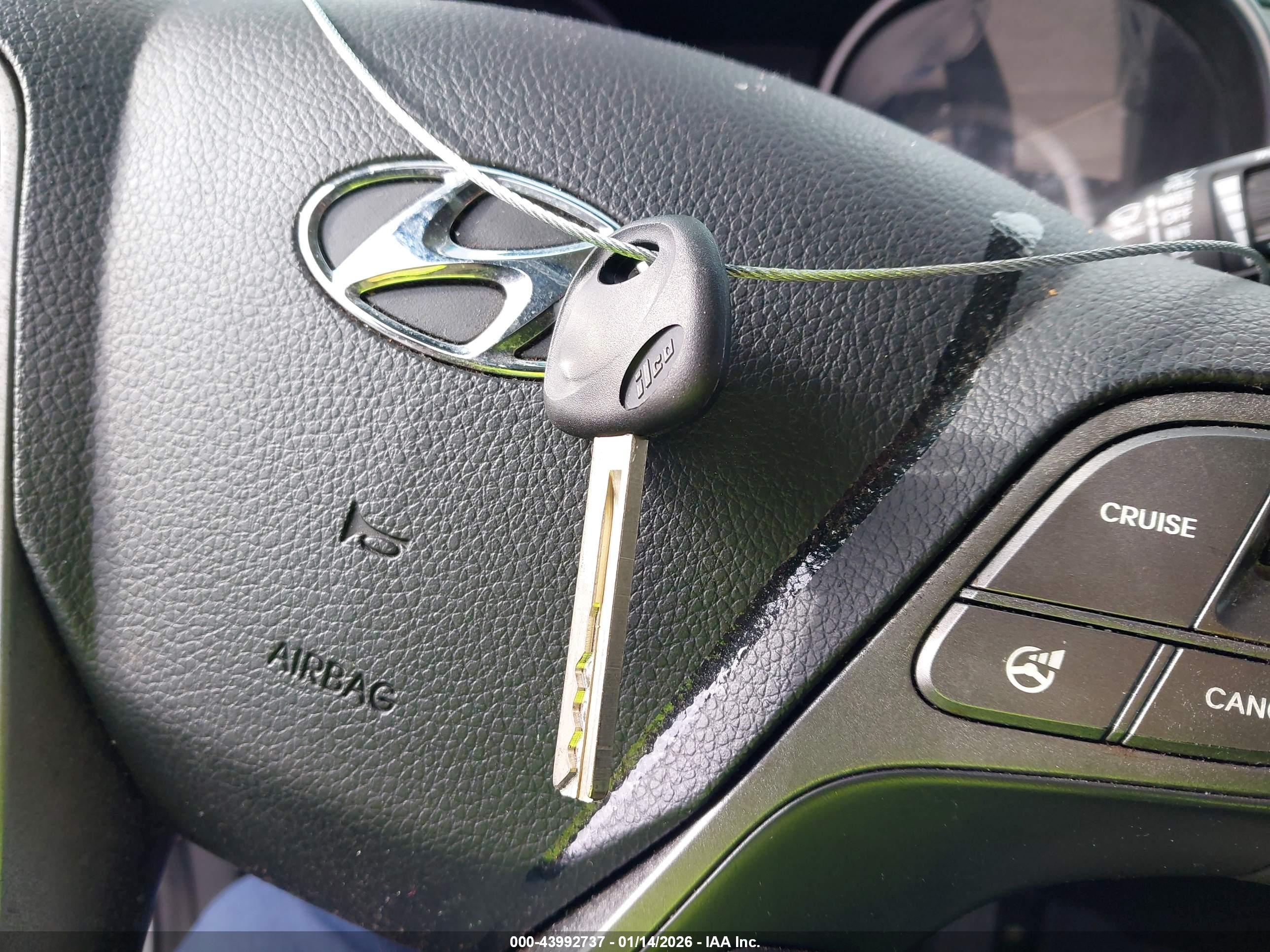 HYUNDAI SANTA image 11