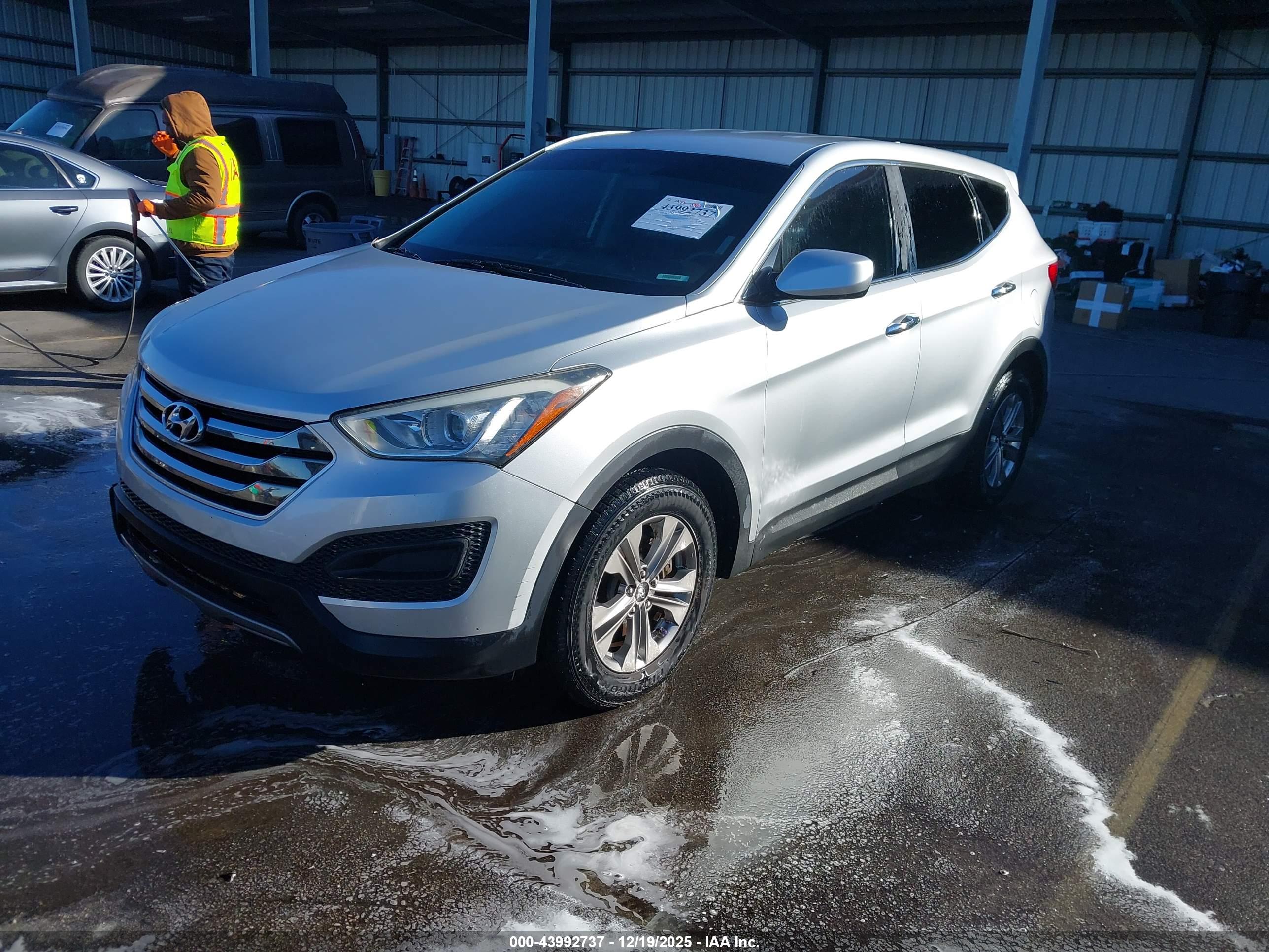 HYUNDAI SANTA image 2