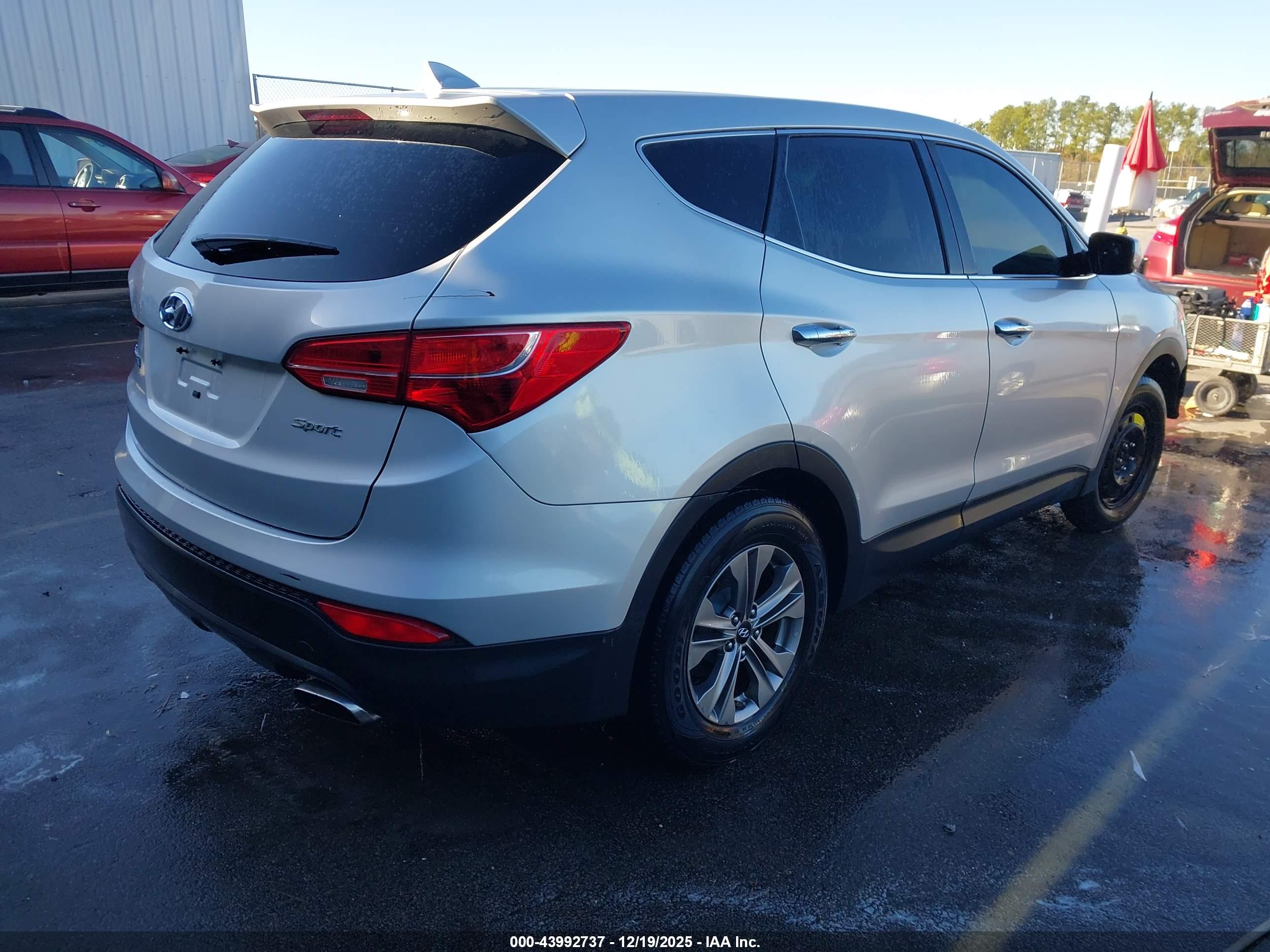HYUNDAI SANTA image 4