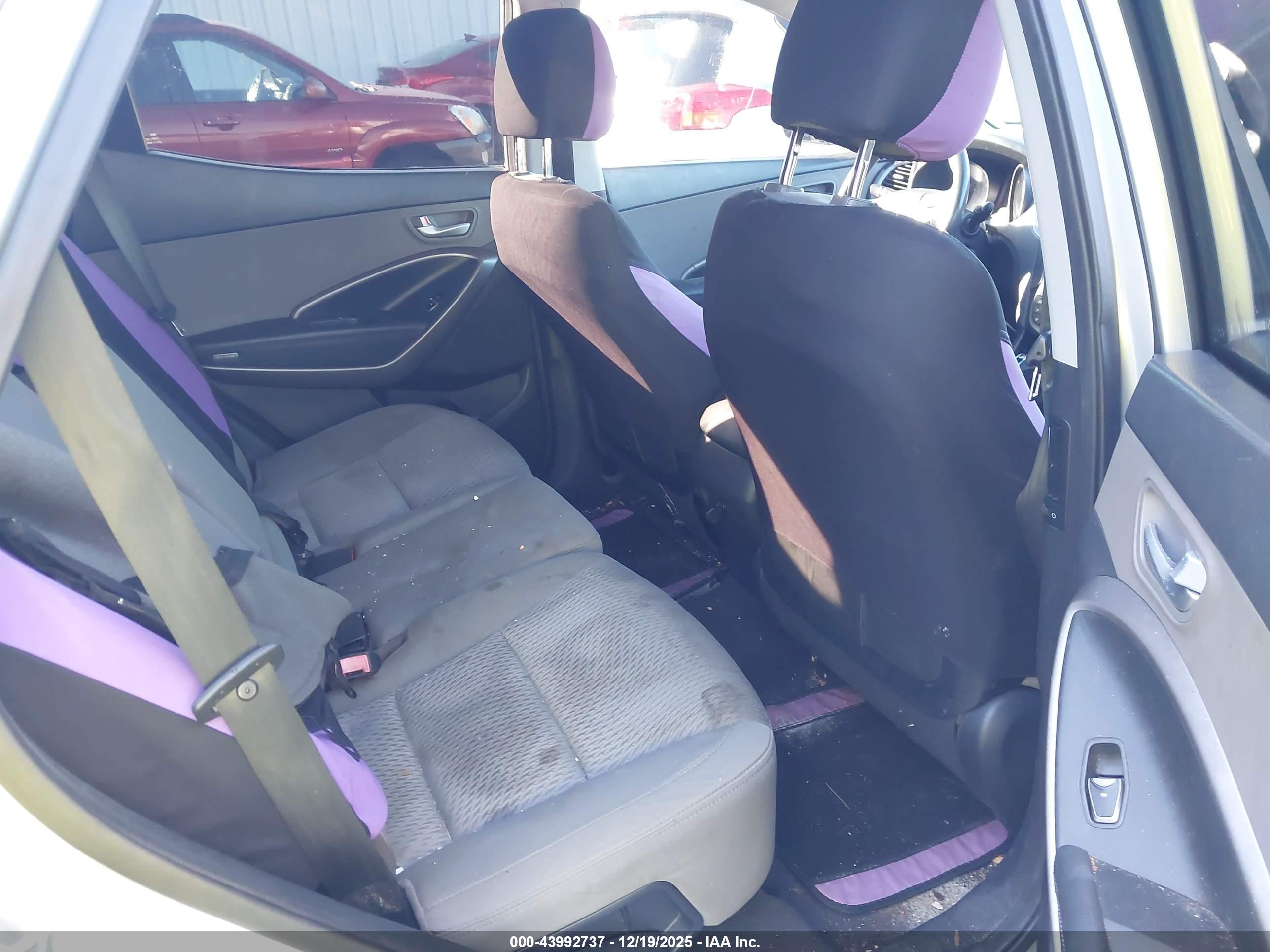 HYUNDAI SANTA image 8