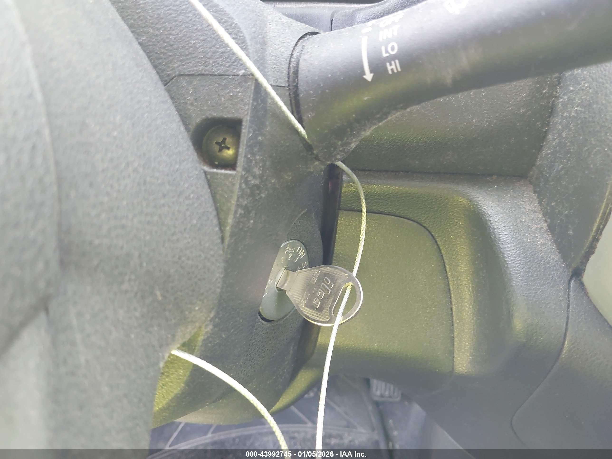 NISSAN VERSA image 11