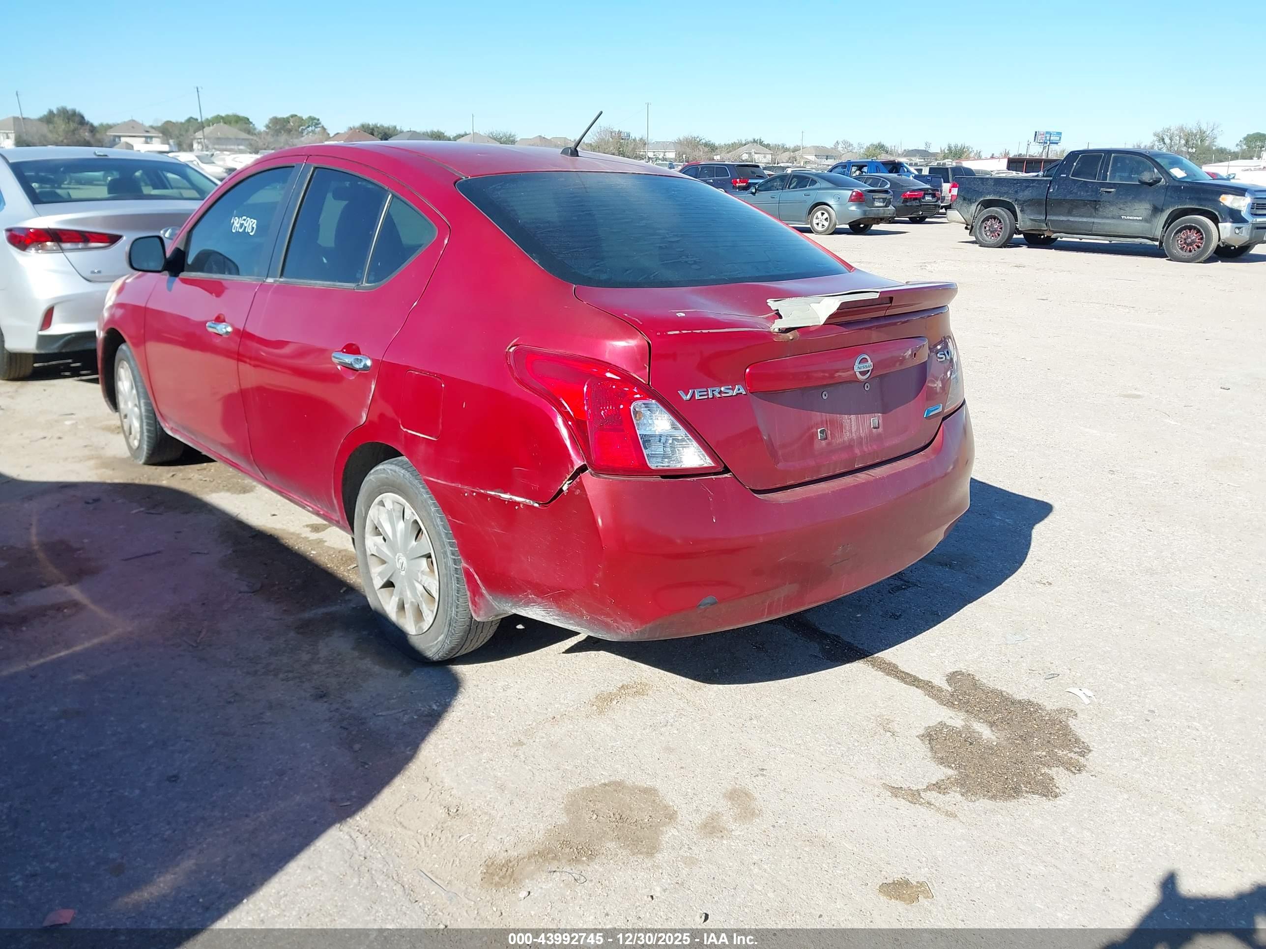 NISSAN VERSA image 3