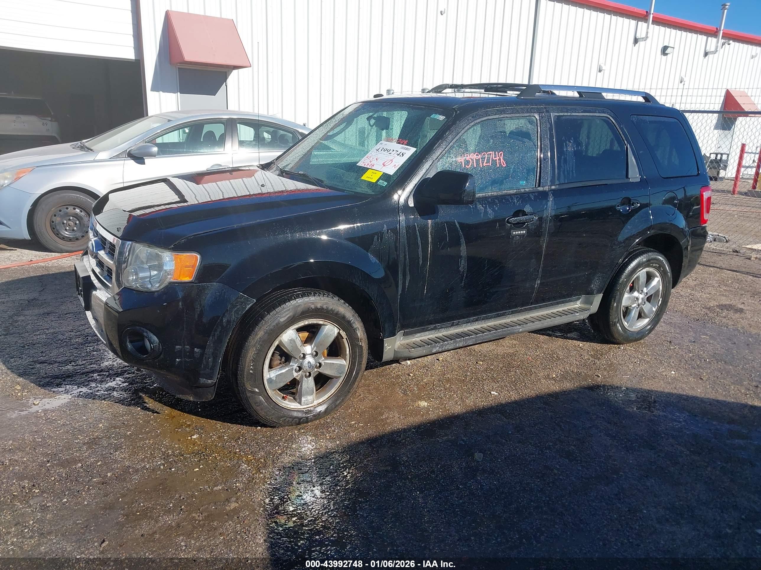 FORD ESCAPE image 2