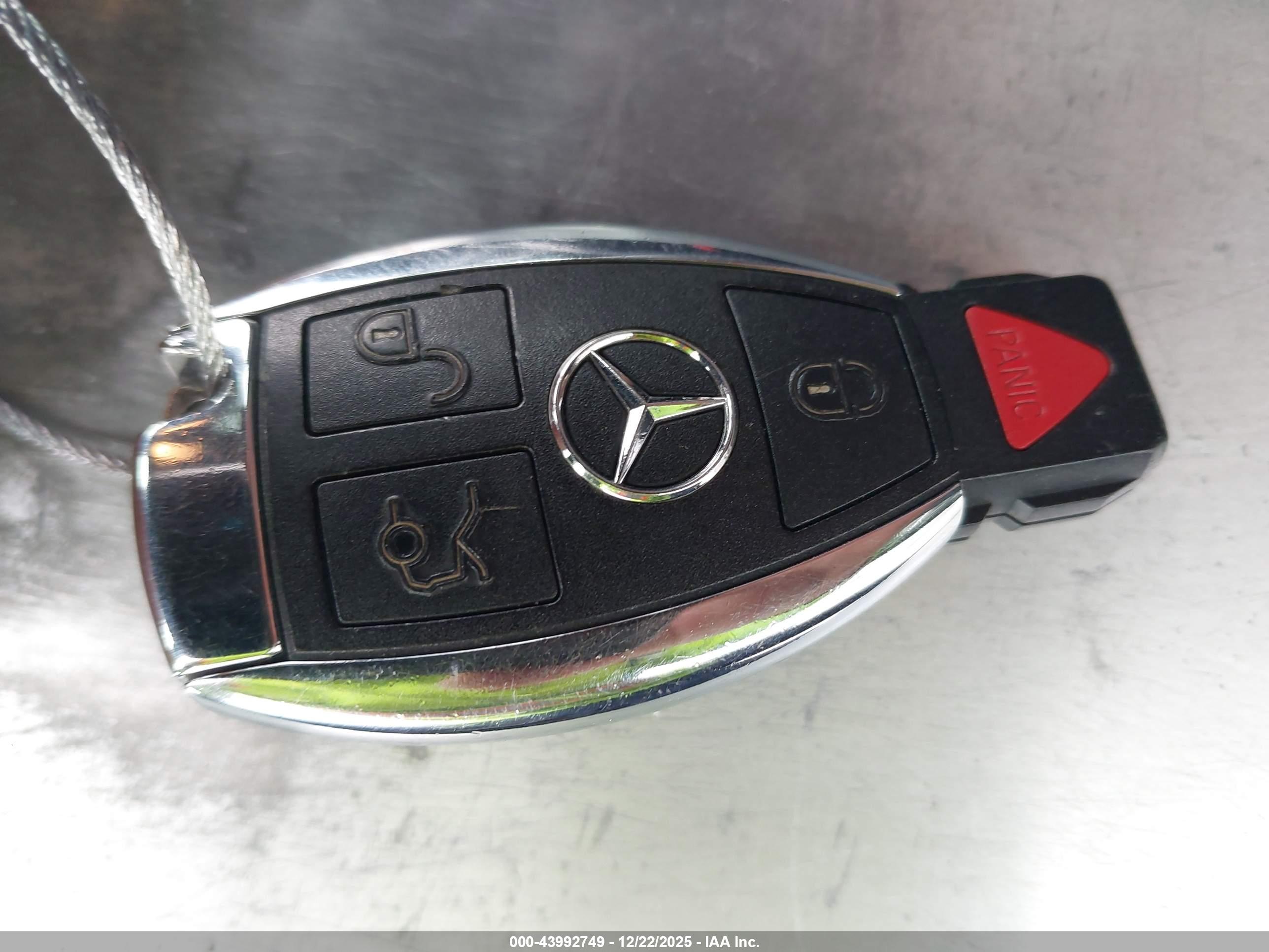 MERCEDES-BENZ E image 11