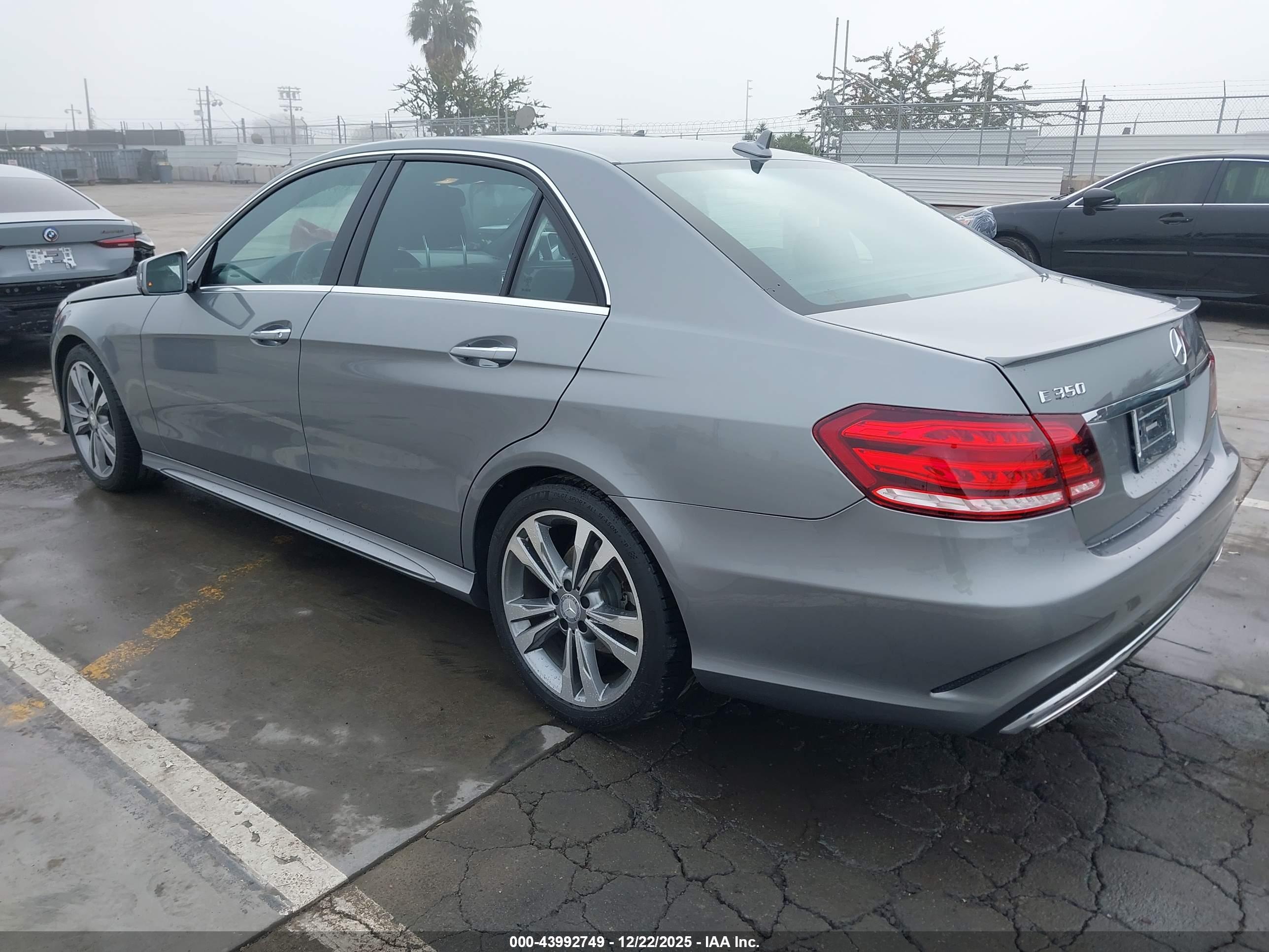 MERCEDES-BENZ E image 3