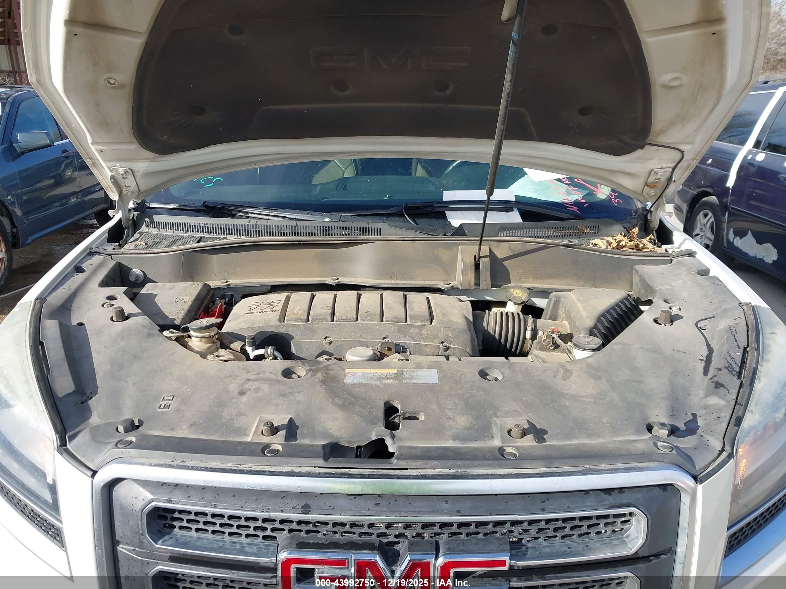 GMC ACADIA image 10
