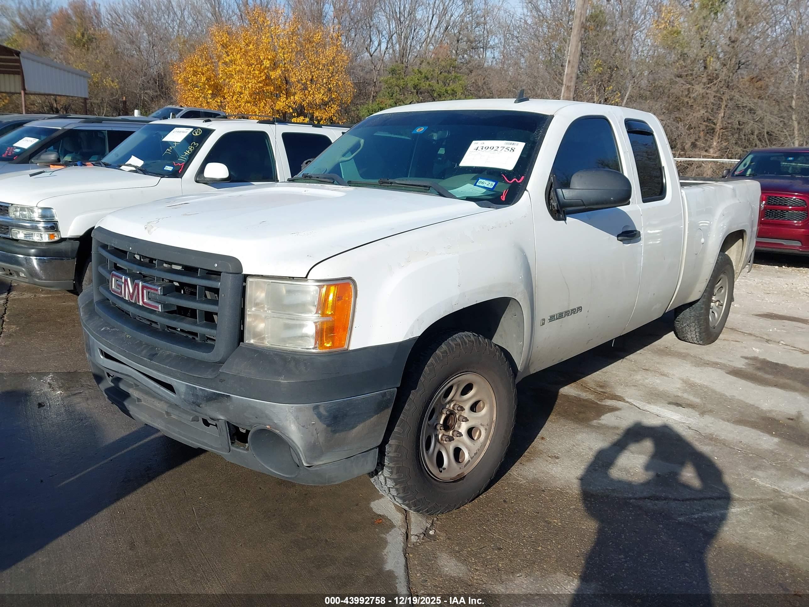 GMC SIERRA image 2