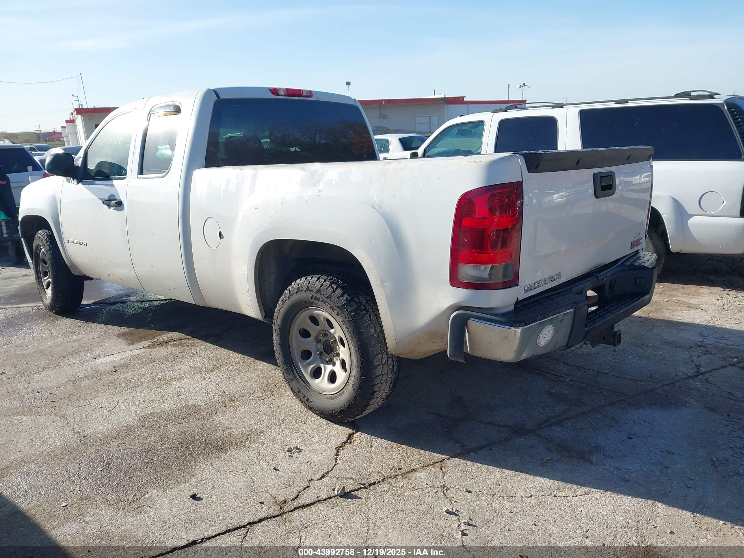 GMC SIERRA image 3