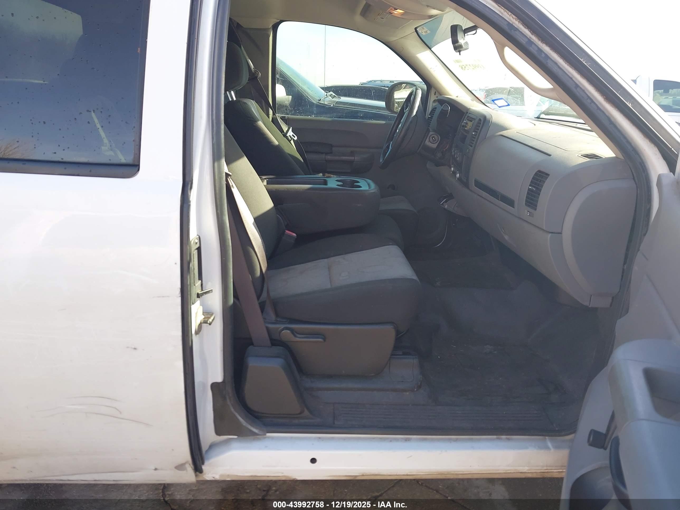 GMC SIERRA image 5