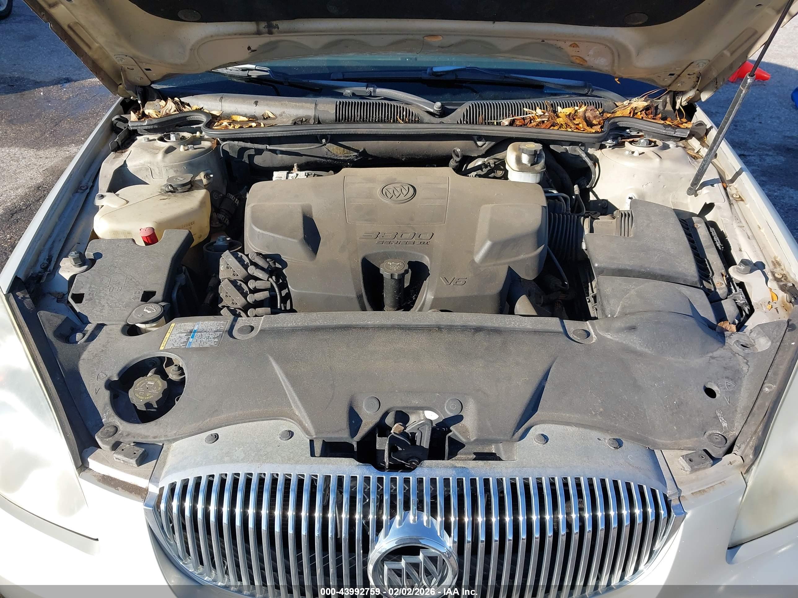 BUICK LUCERNE image 10