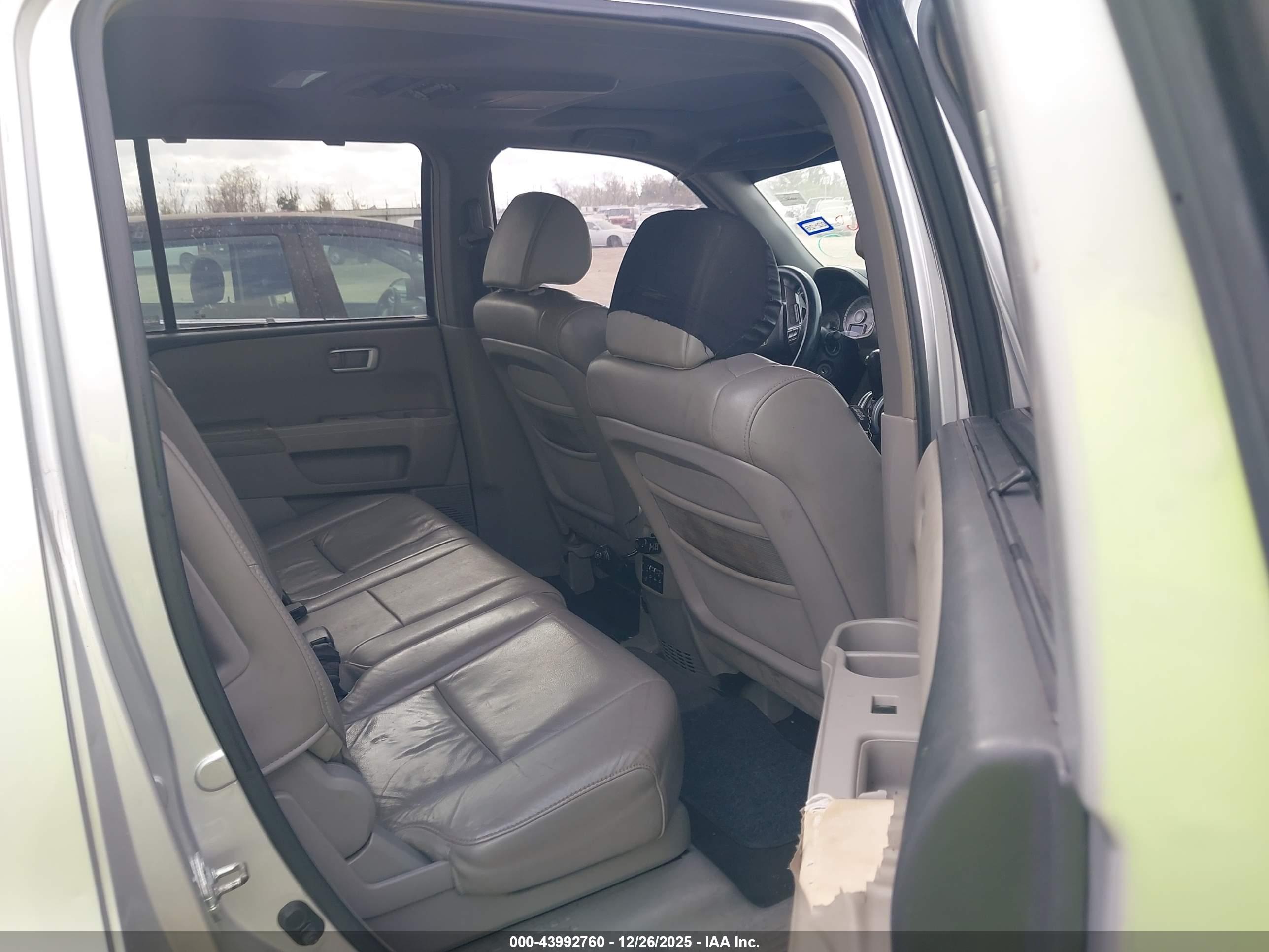 HONDA PILOT image 8