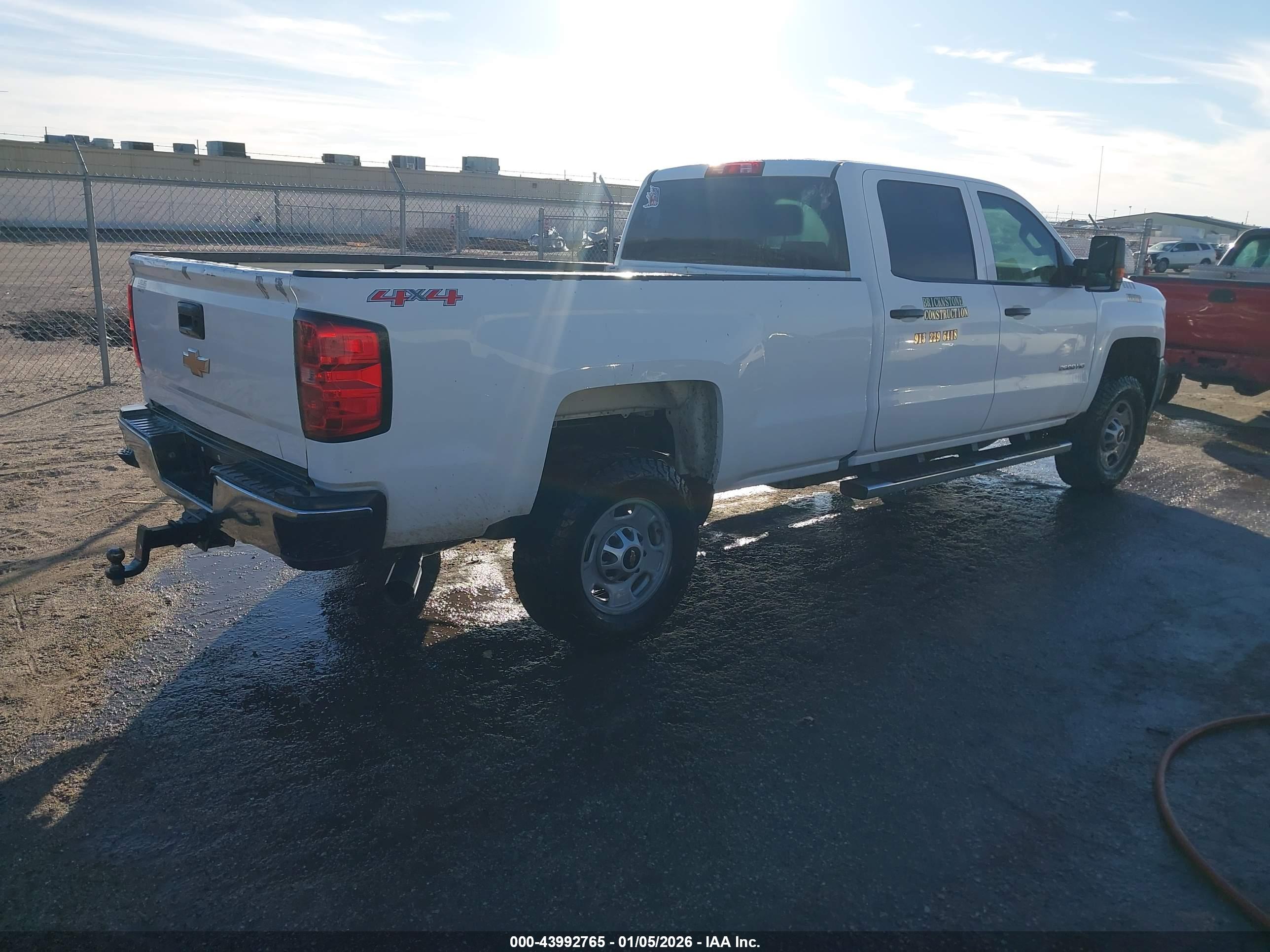 CHEVROLET SILVERADO image 4