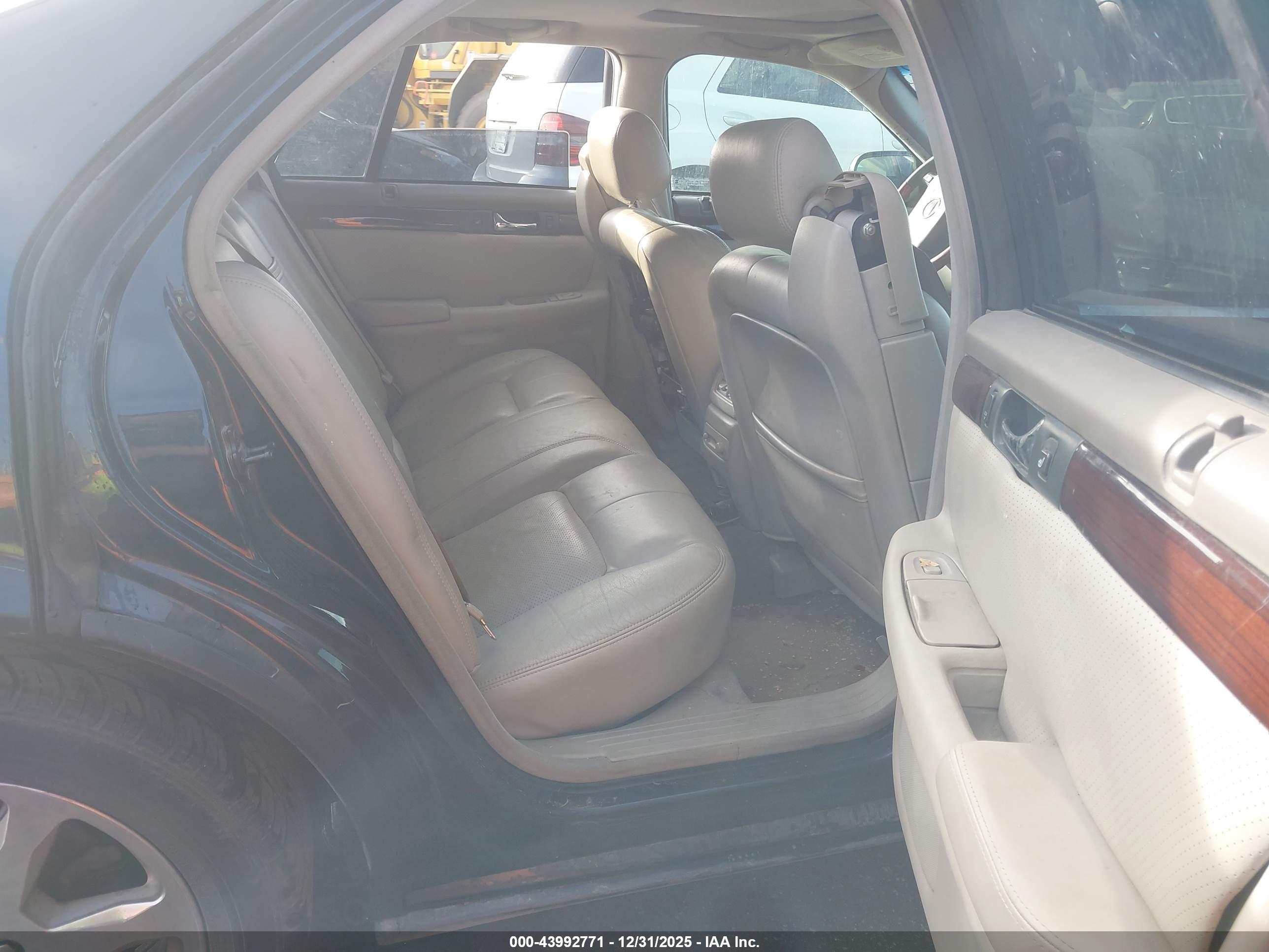 CADILLAC SEVILLE image 8