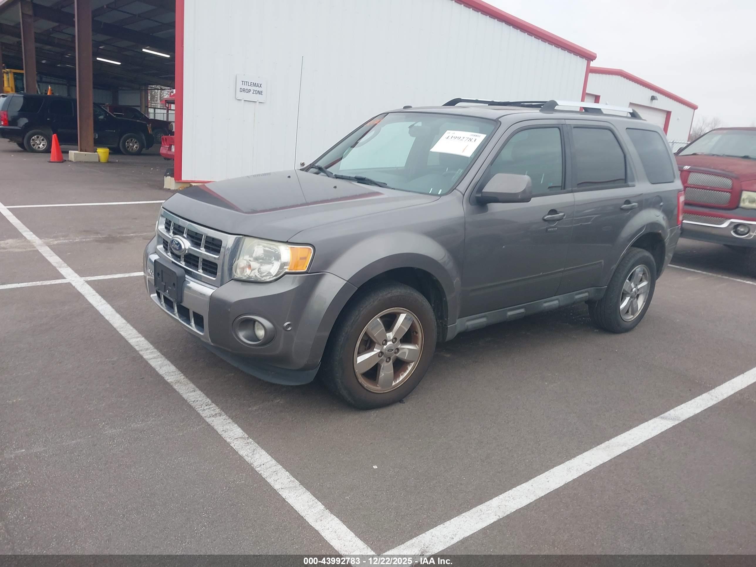 FORD ESCAPE image 2