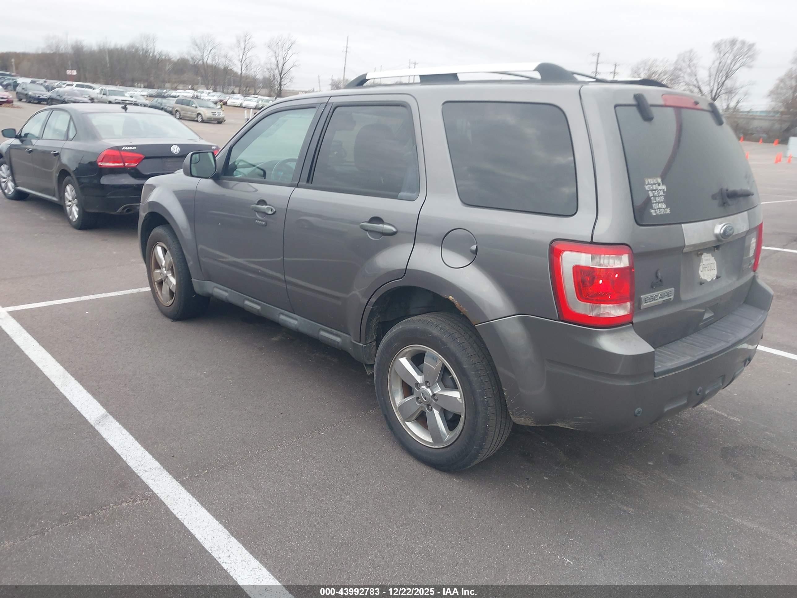 FORD ESCAPE image 3